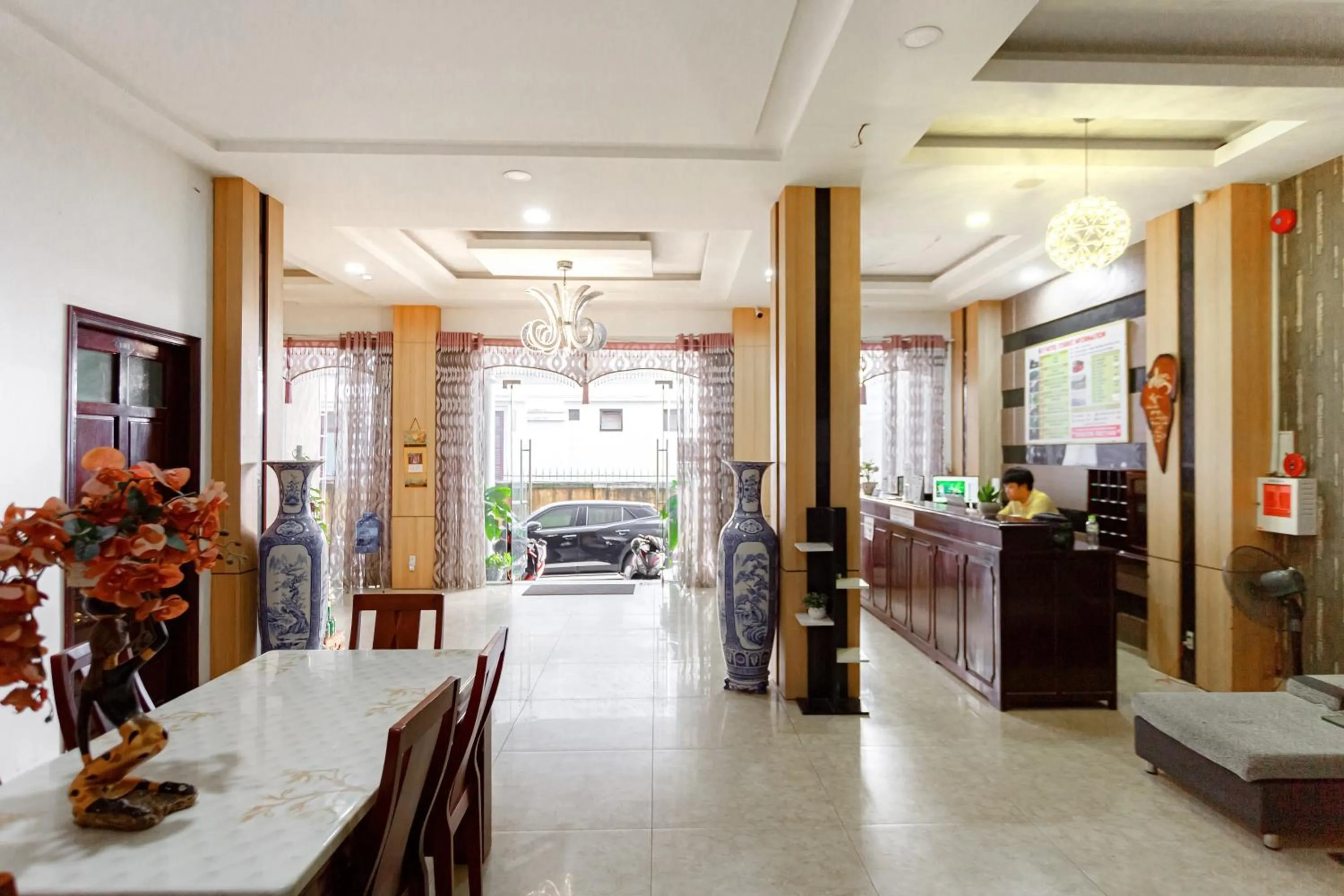 Communal lounge/ TV room in KLY Hotel