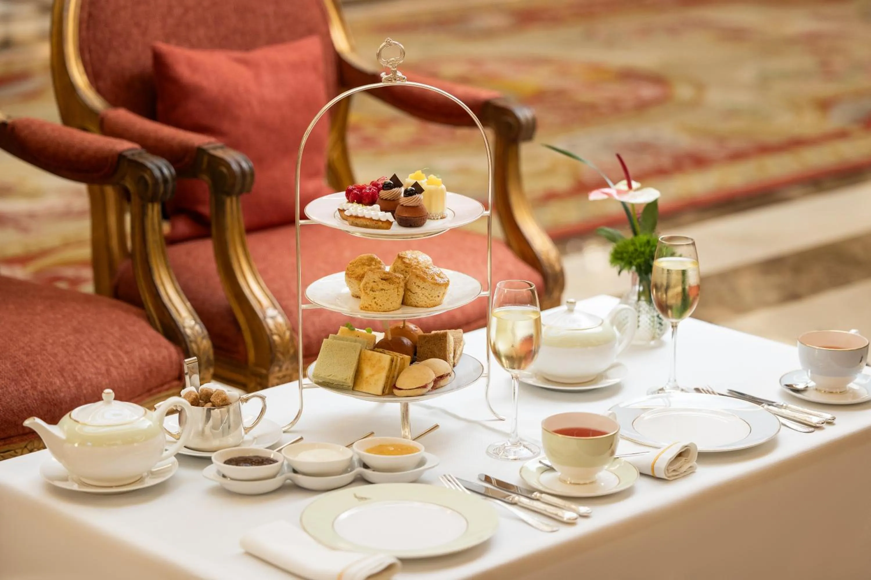 Restaurant/places to eat in Hotel El Palace Barcelona