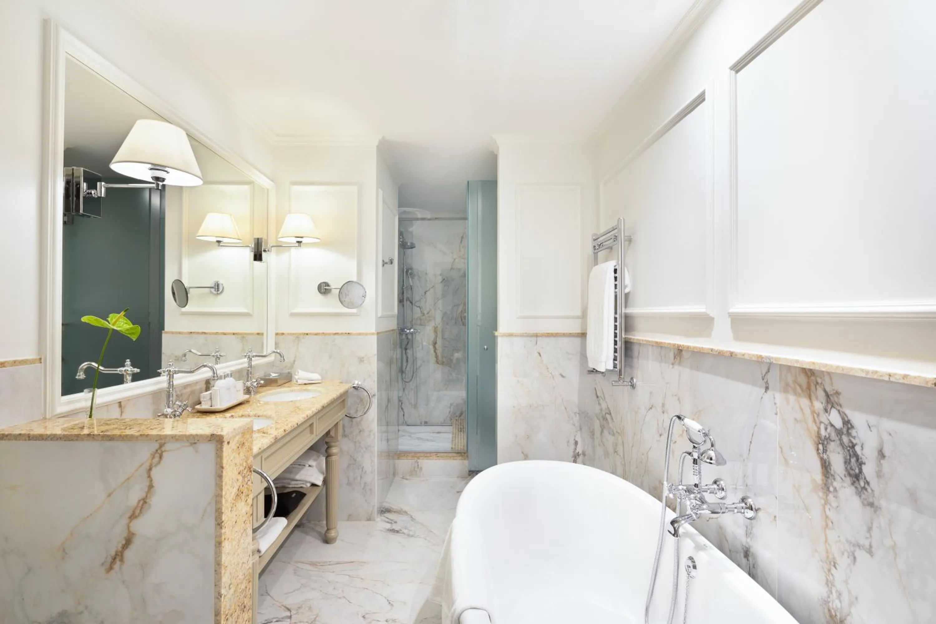 Bathroom in Hotel El Palace Barcelona