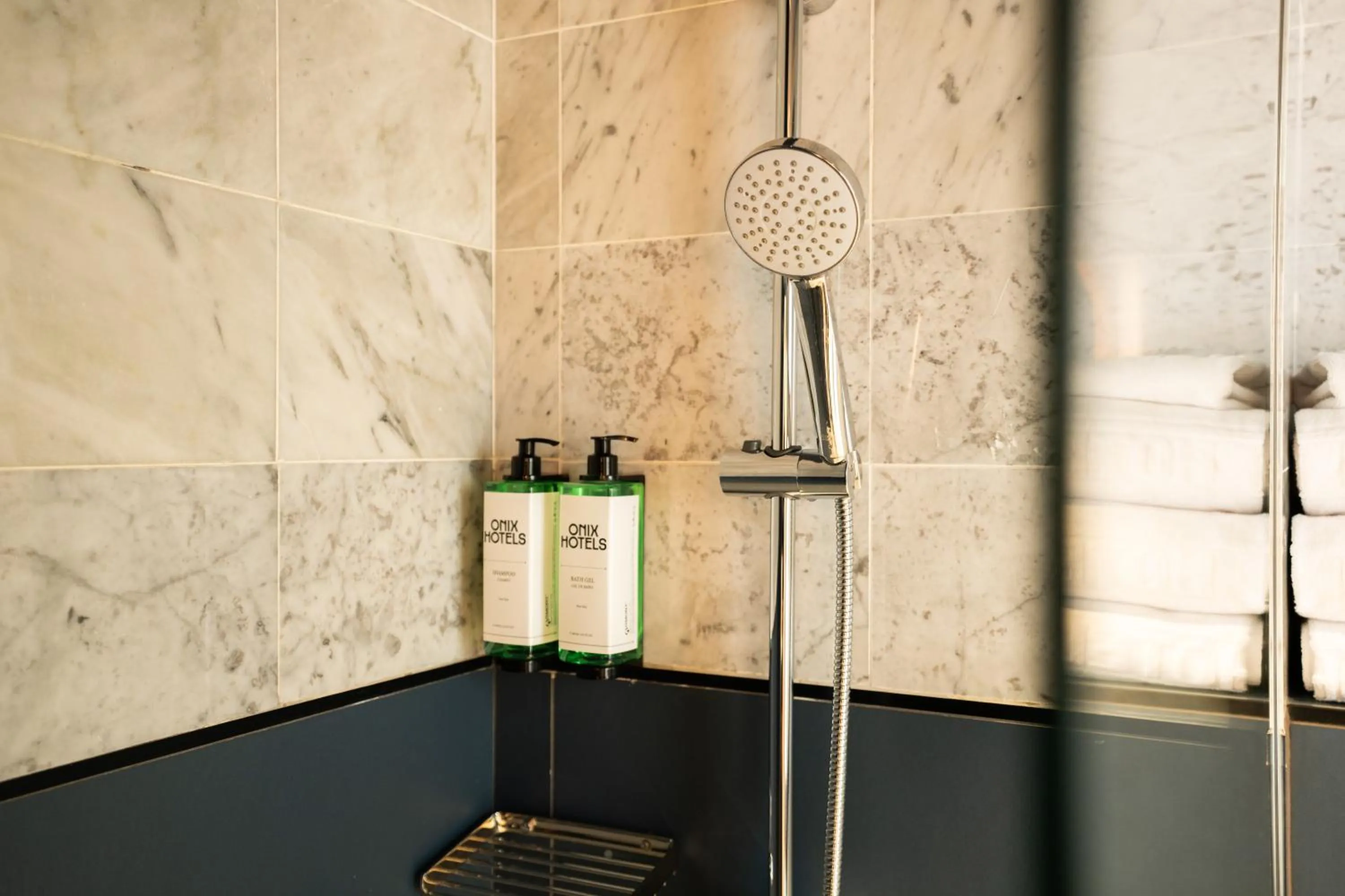 Bathroom in Onix Fira