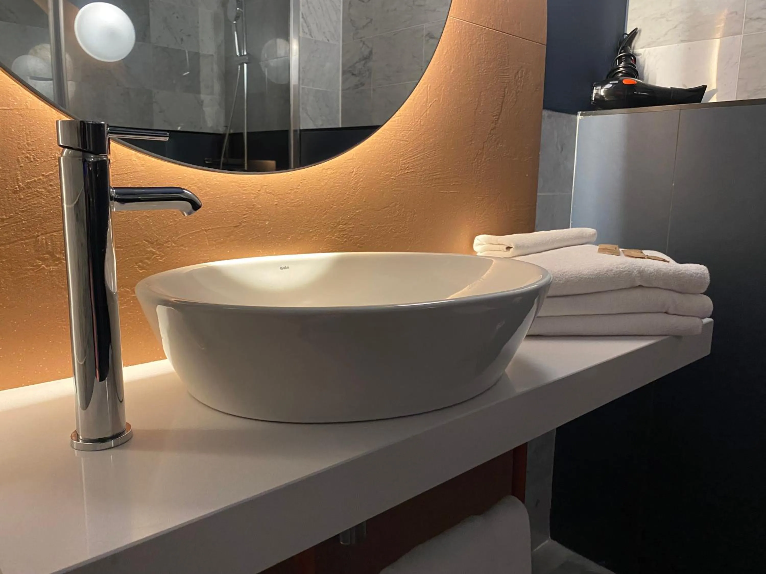 Bathroom in Onix Fira