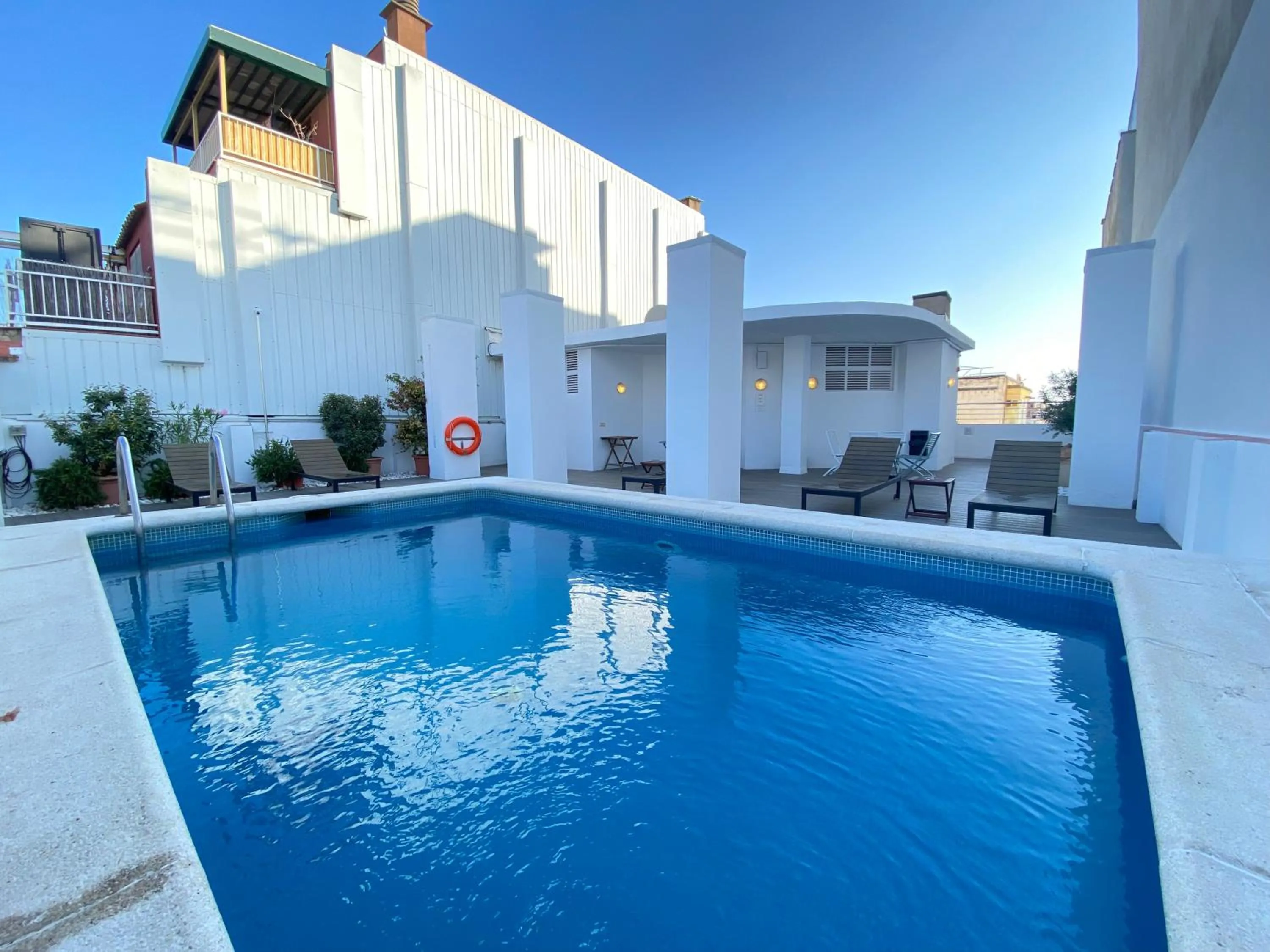 Swimming pool in Onix Fira