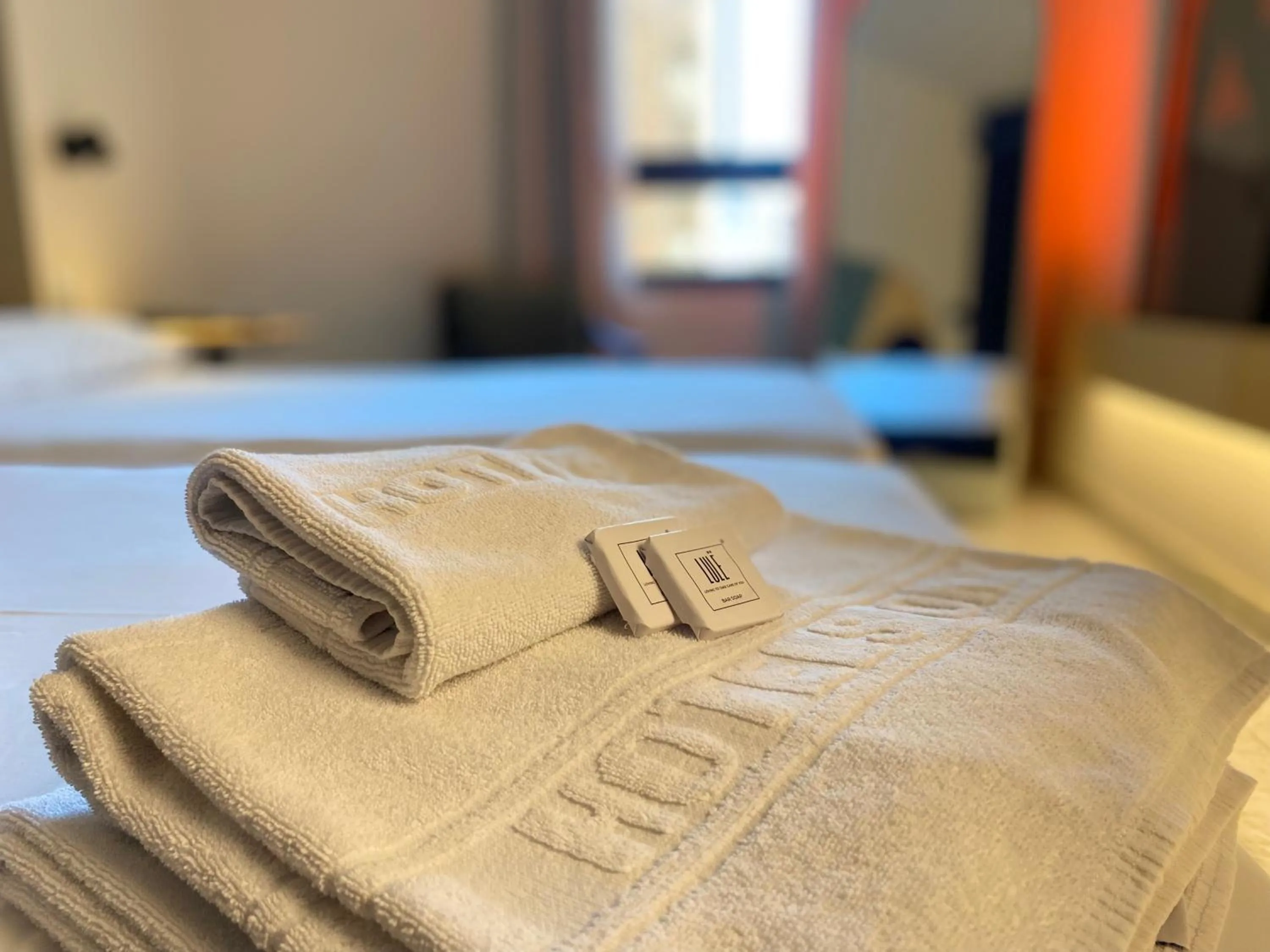 Decorative detail, Bed in Onix Fira