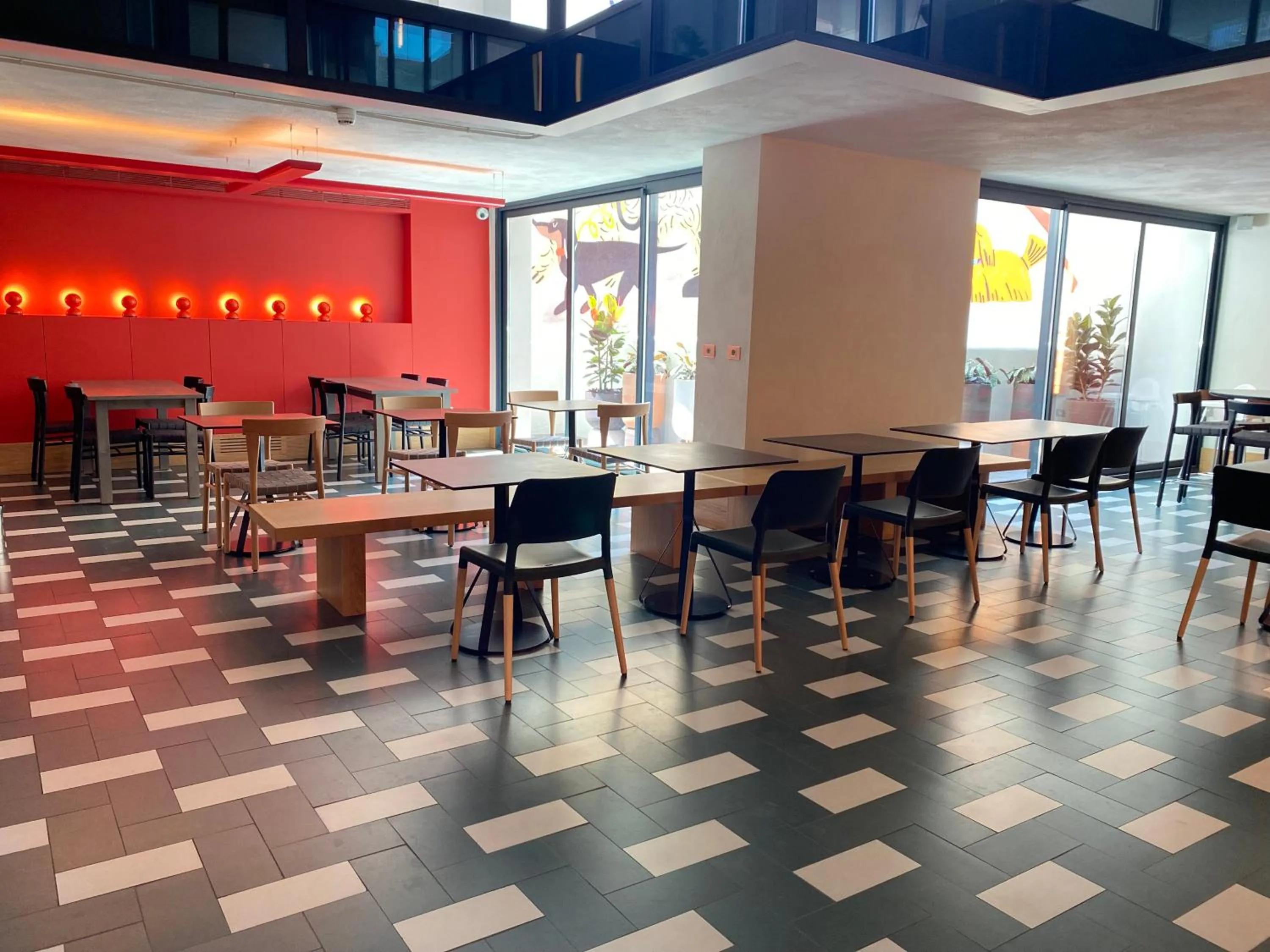 Dining area in Onix Fira