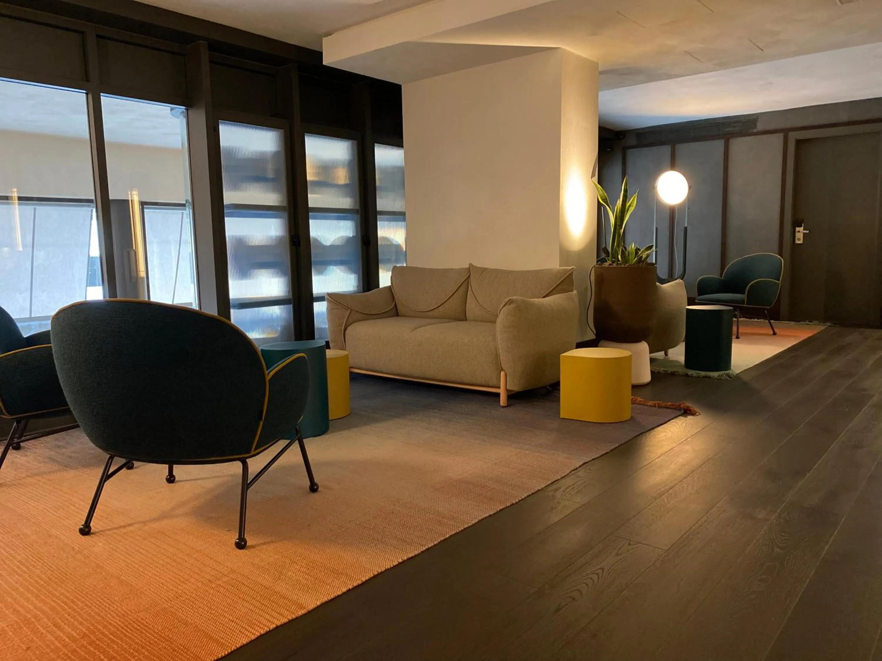 Seating area in Onix Fira