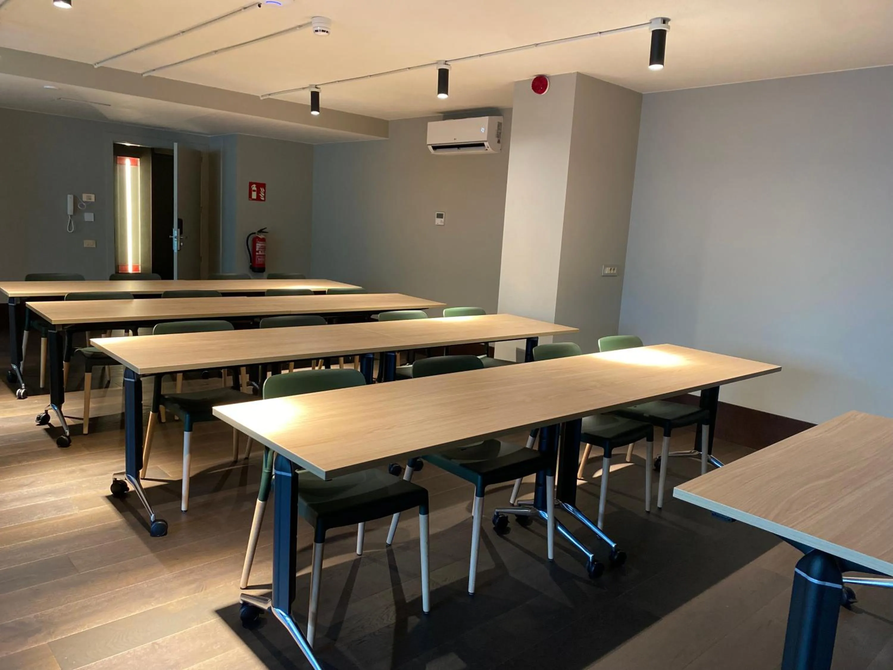 Meeting/conference room in Onix Fira