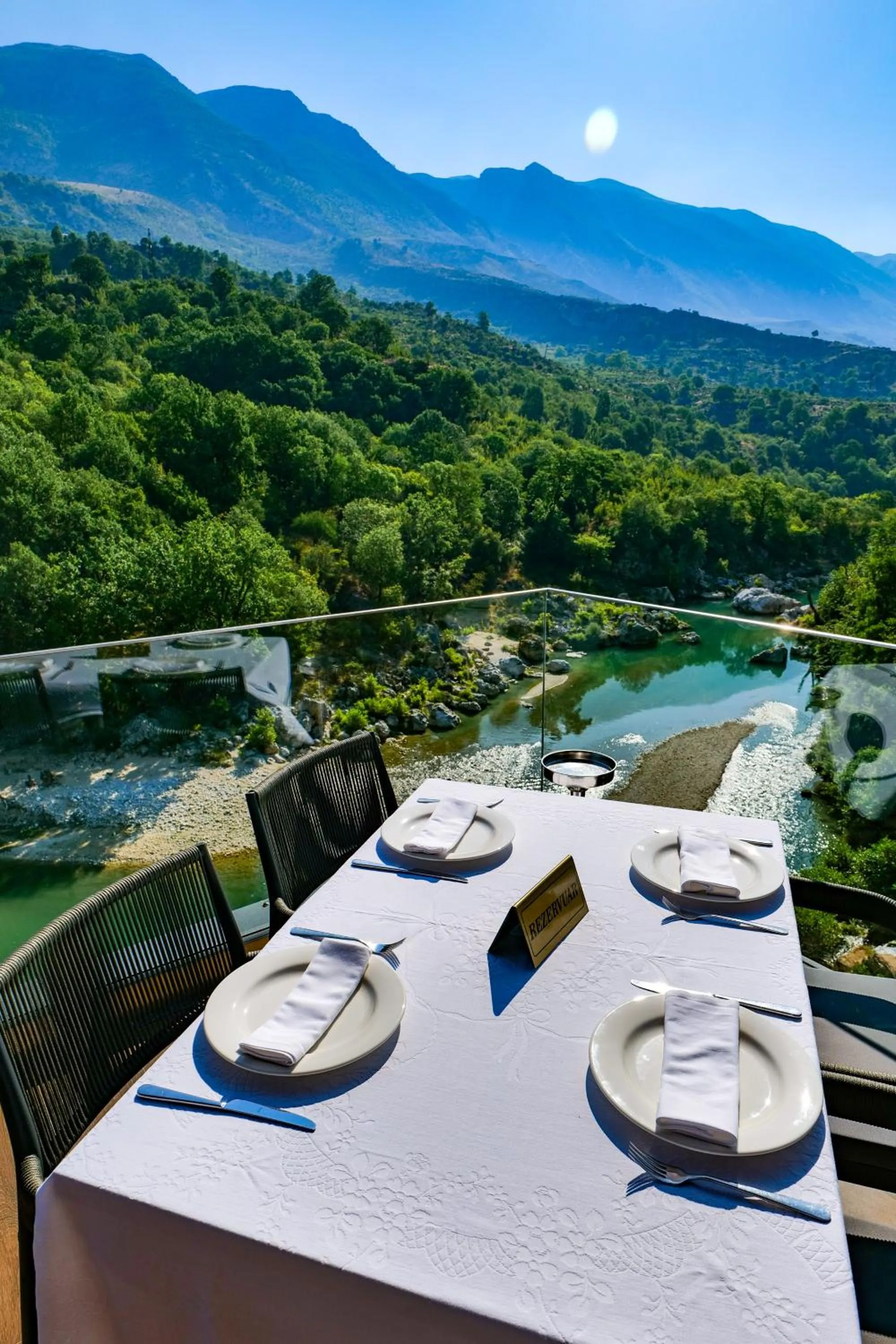 Breakfast in Hotel Uji Ftohte Tepelene