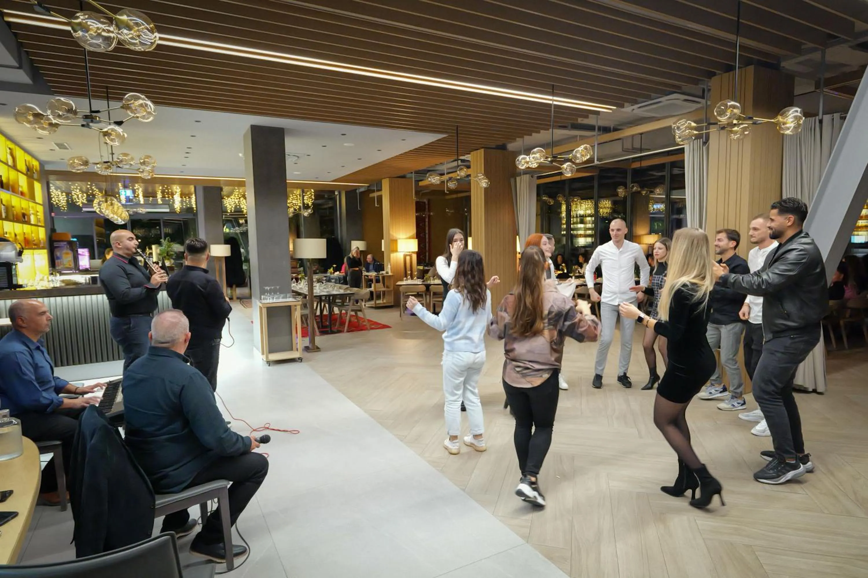 People in Hotel Uji Ftohte Tepelene