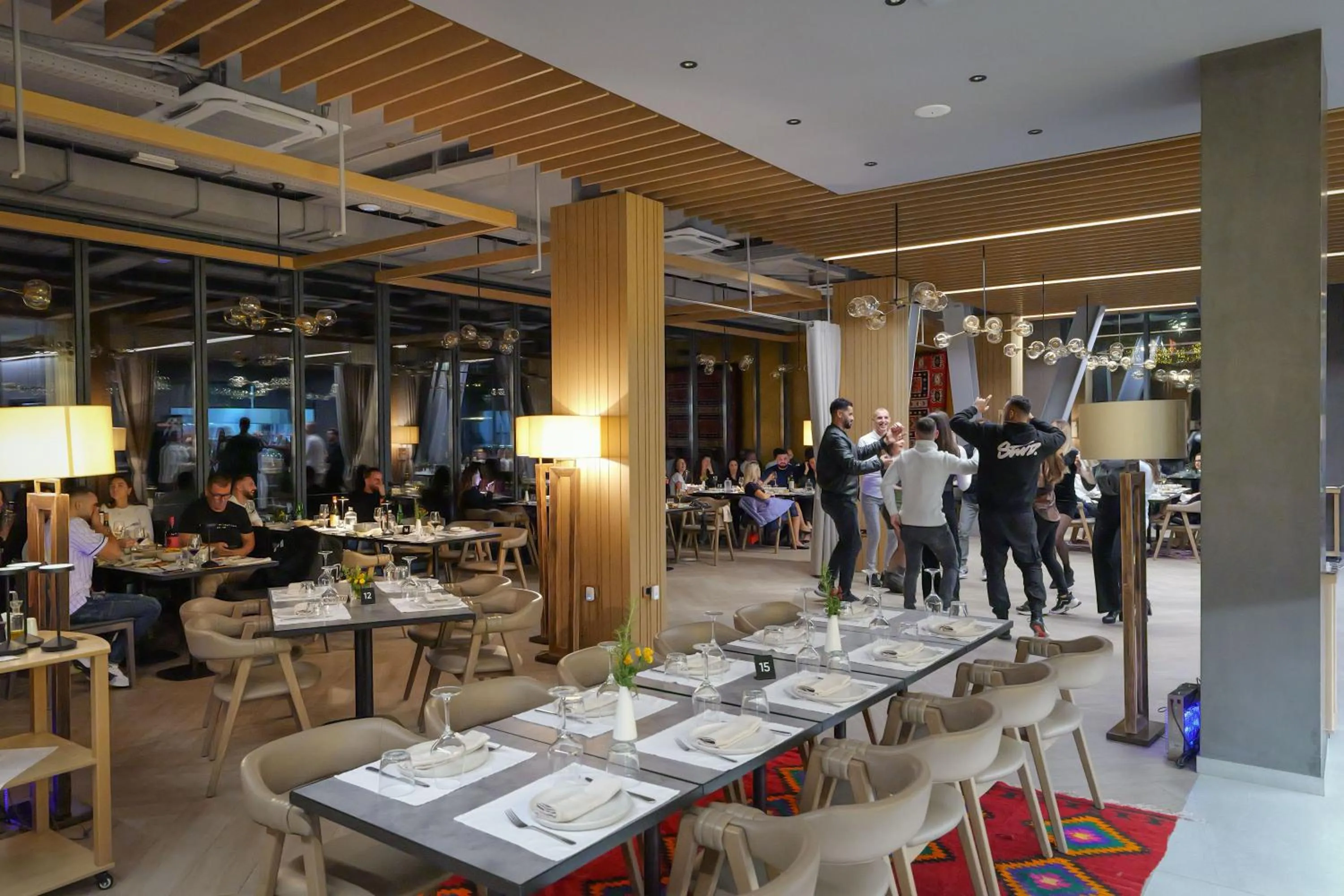 Restaurant/places to eat in Hotel Uji Ftohte Tepelene