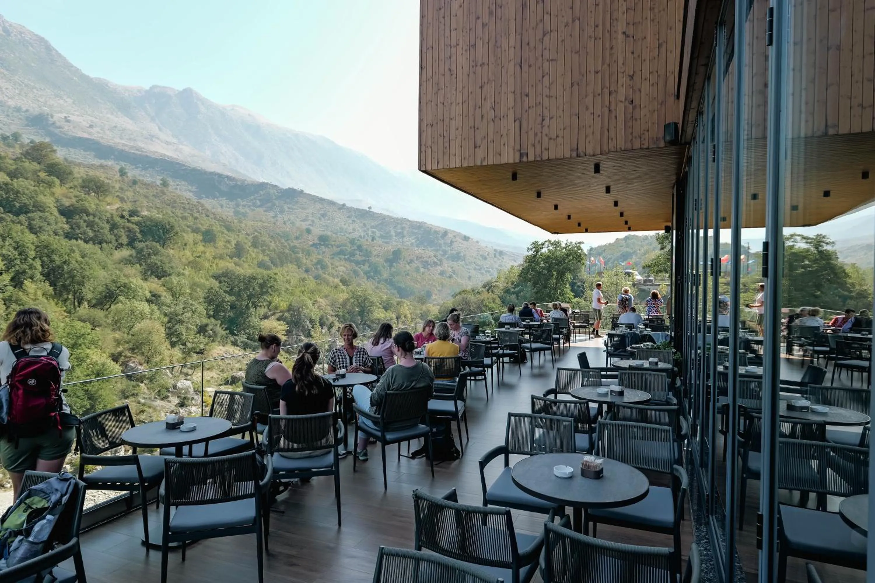 Restaurant/places to eat in Hotel Uji Ftohte Tepelene