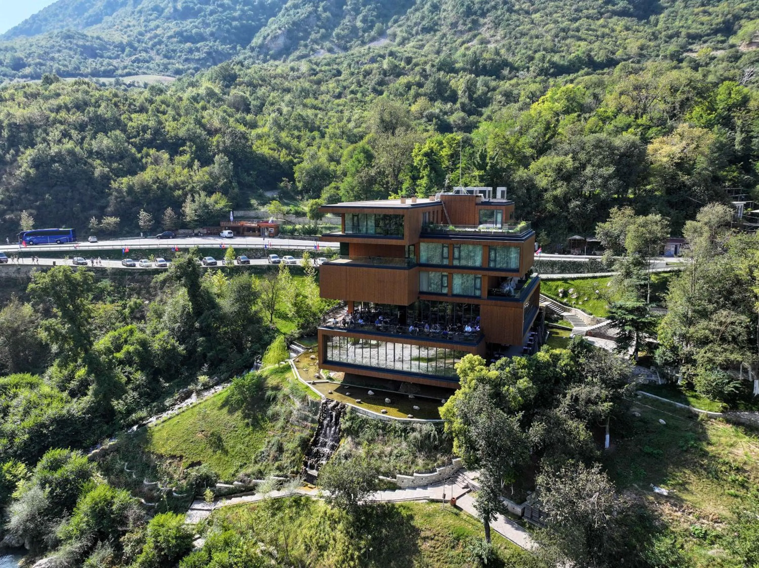 Property building in Hotel Uji Ftohte Tepelene