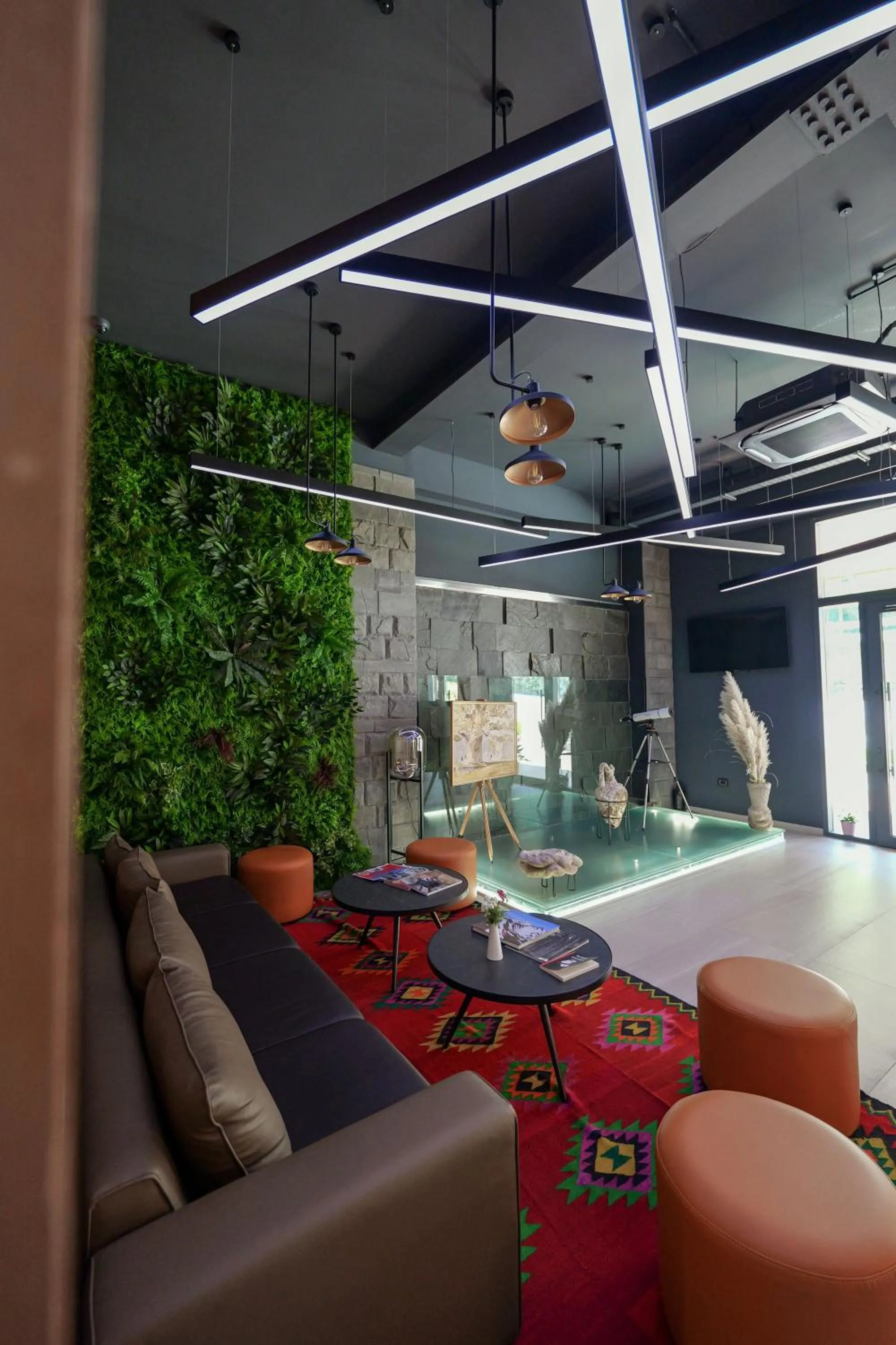 Seating area in Hotel Uji Ftohte Tepelene