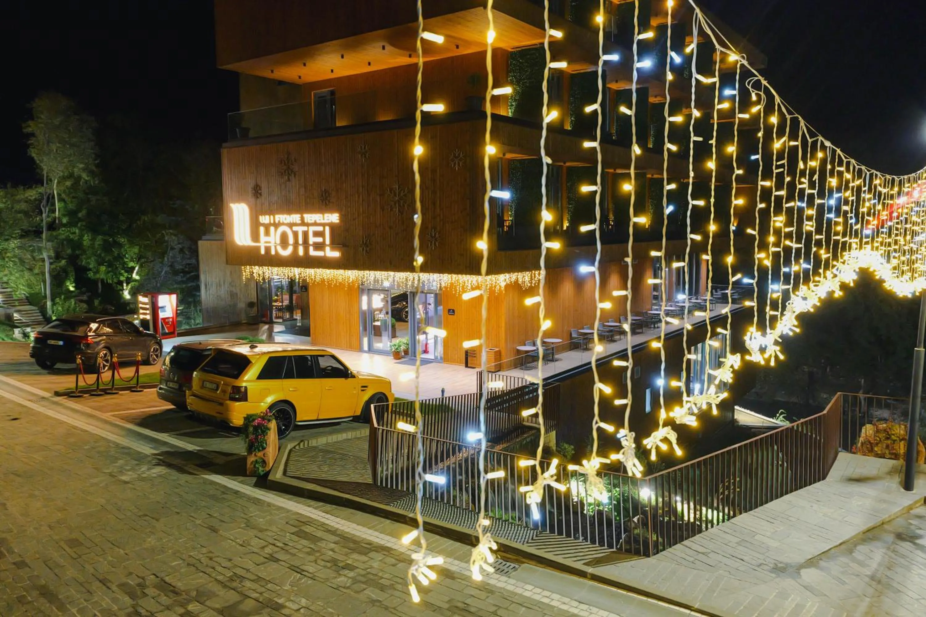 Property building in Hotel Uji Ftohte Tepelene