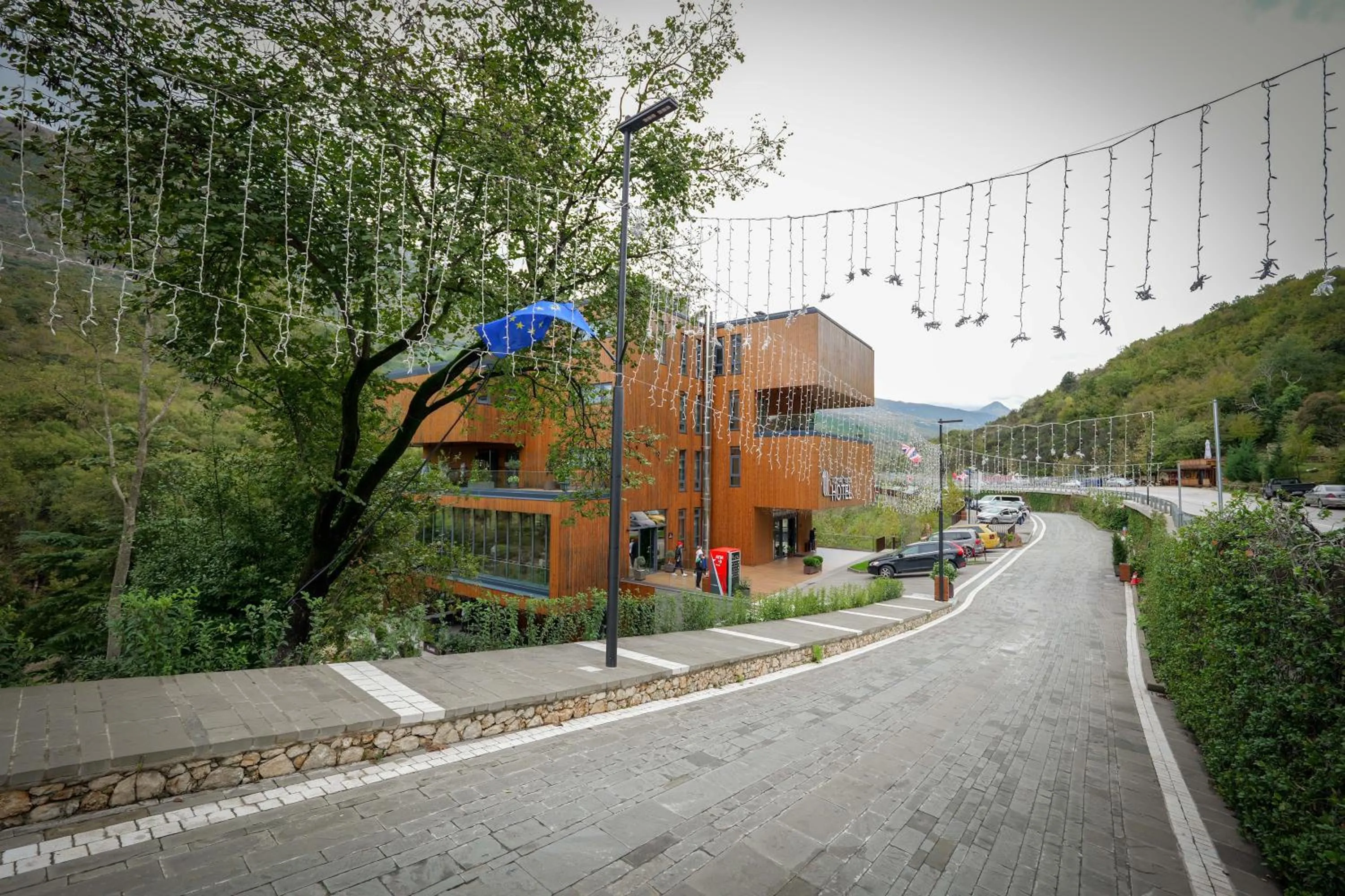 Property building in Hotel Uji Ftohte Tepelene