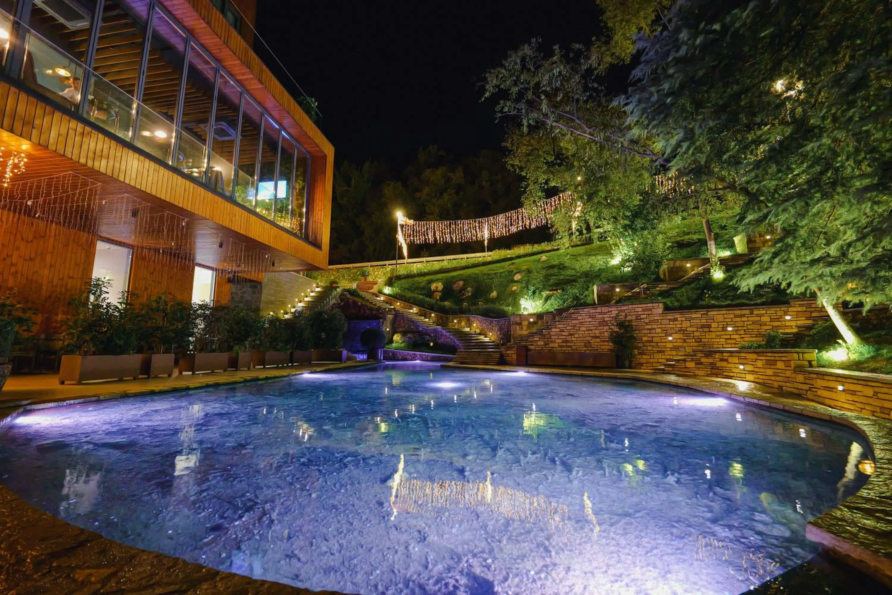 Property building in Hotel Uji Ftohte Tepelene