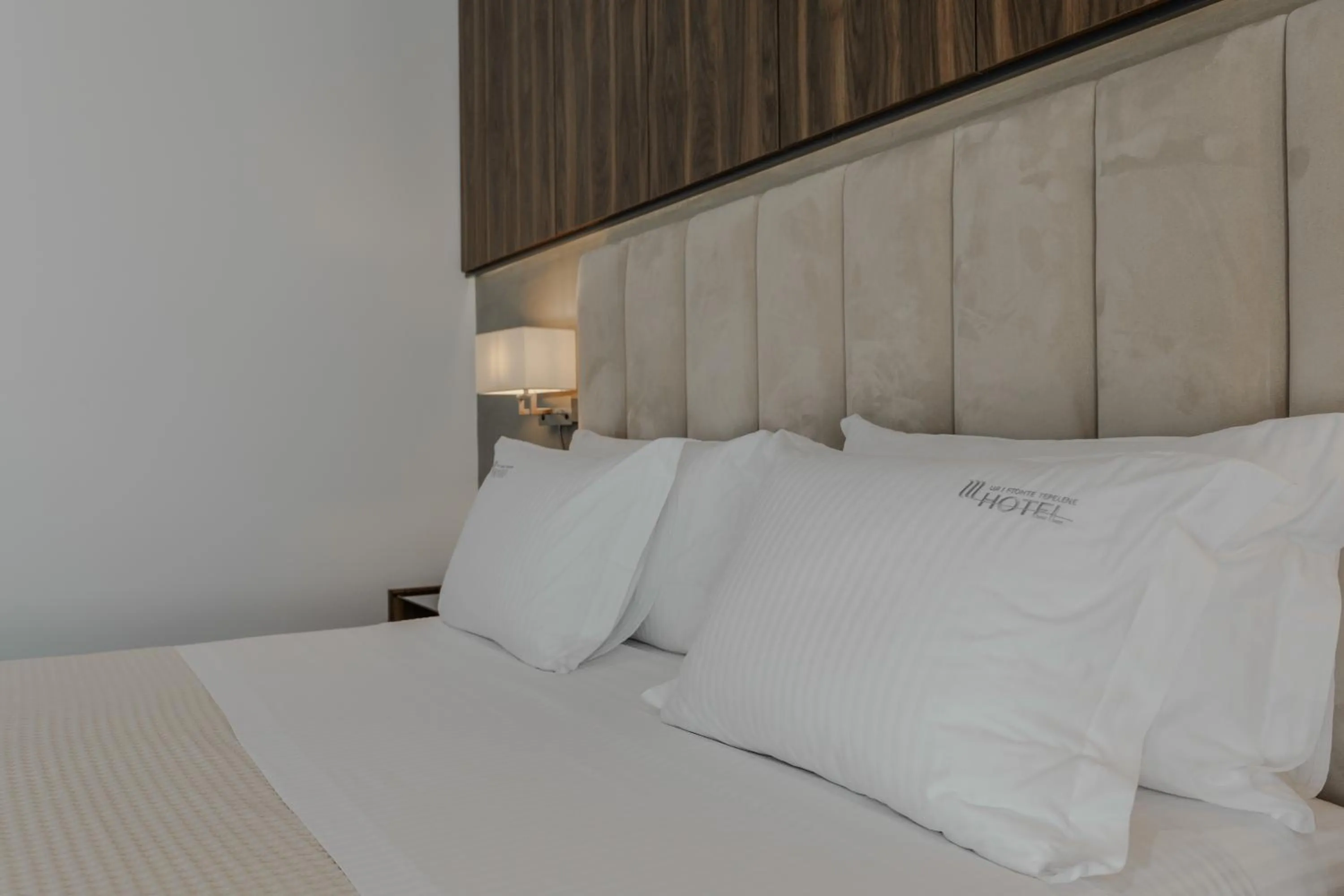 Bed in Hotel Uji Ftohte Tepelene