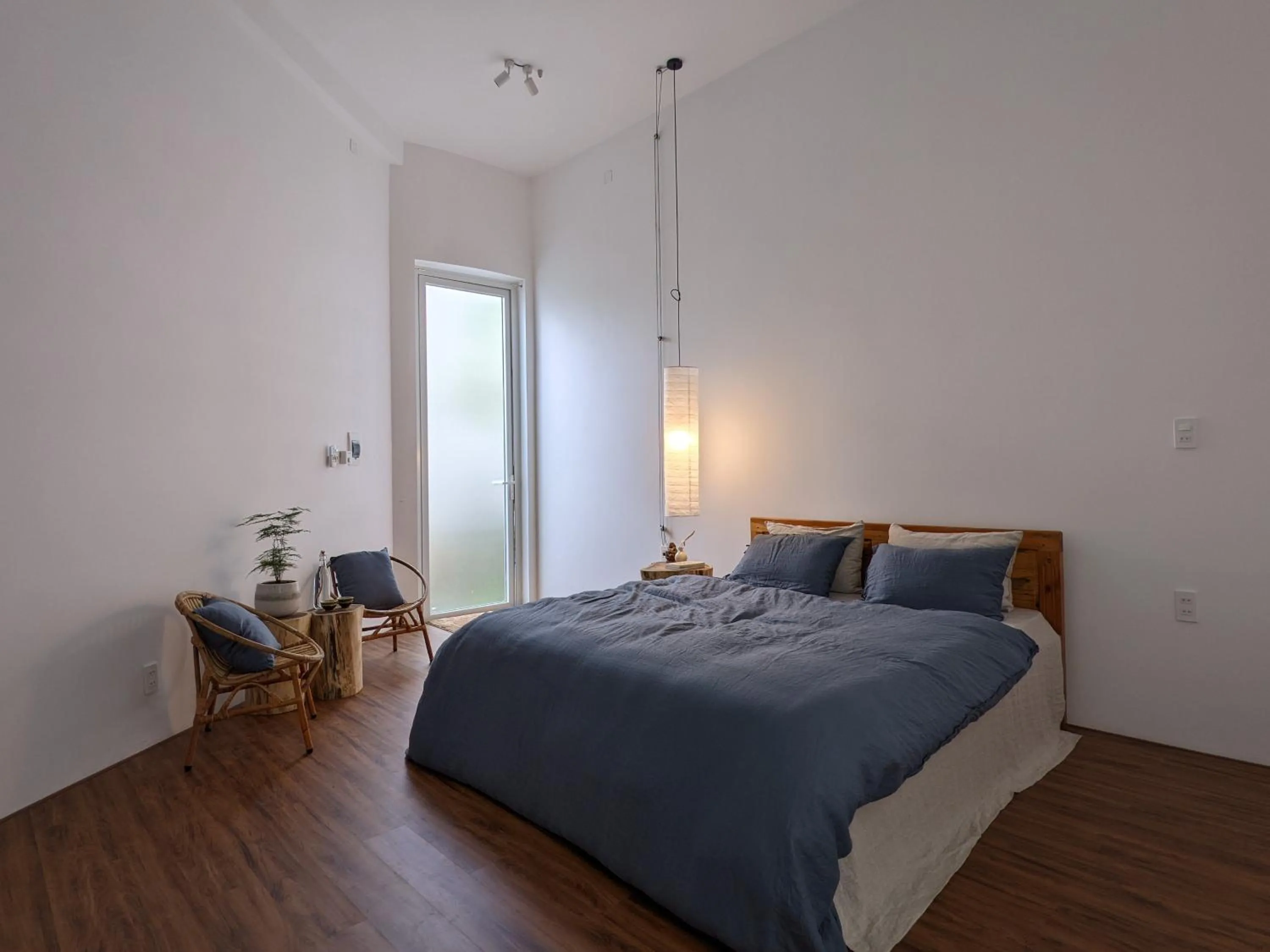 Photo of the whole room, Bed in Metta Homestay Hue