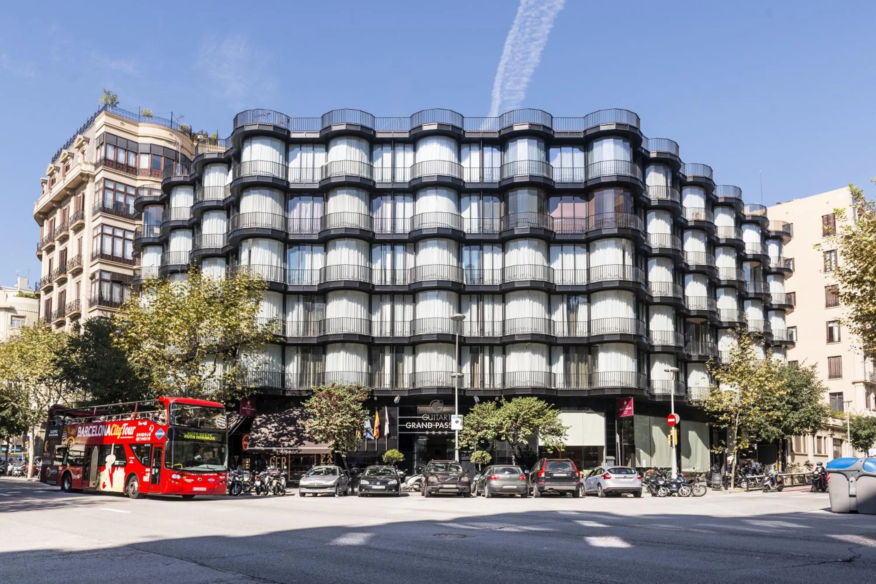 Facade/entrance in Guitart Grand Passage