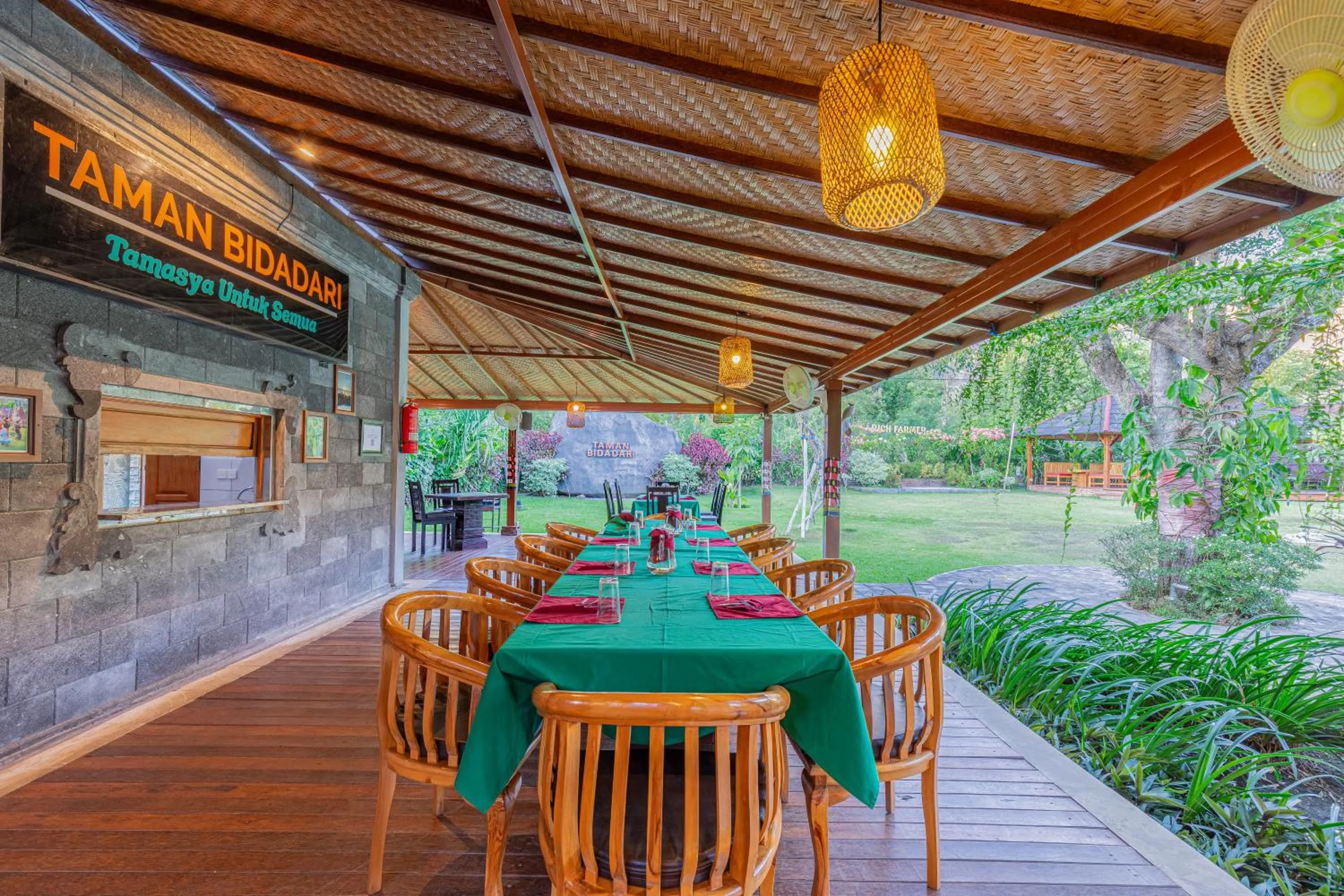Restaurant/places to eat in Taman Bidadari Eco Wellness
