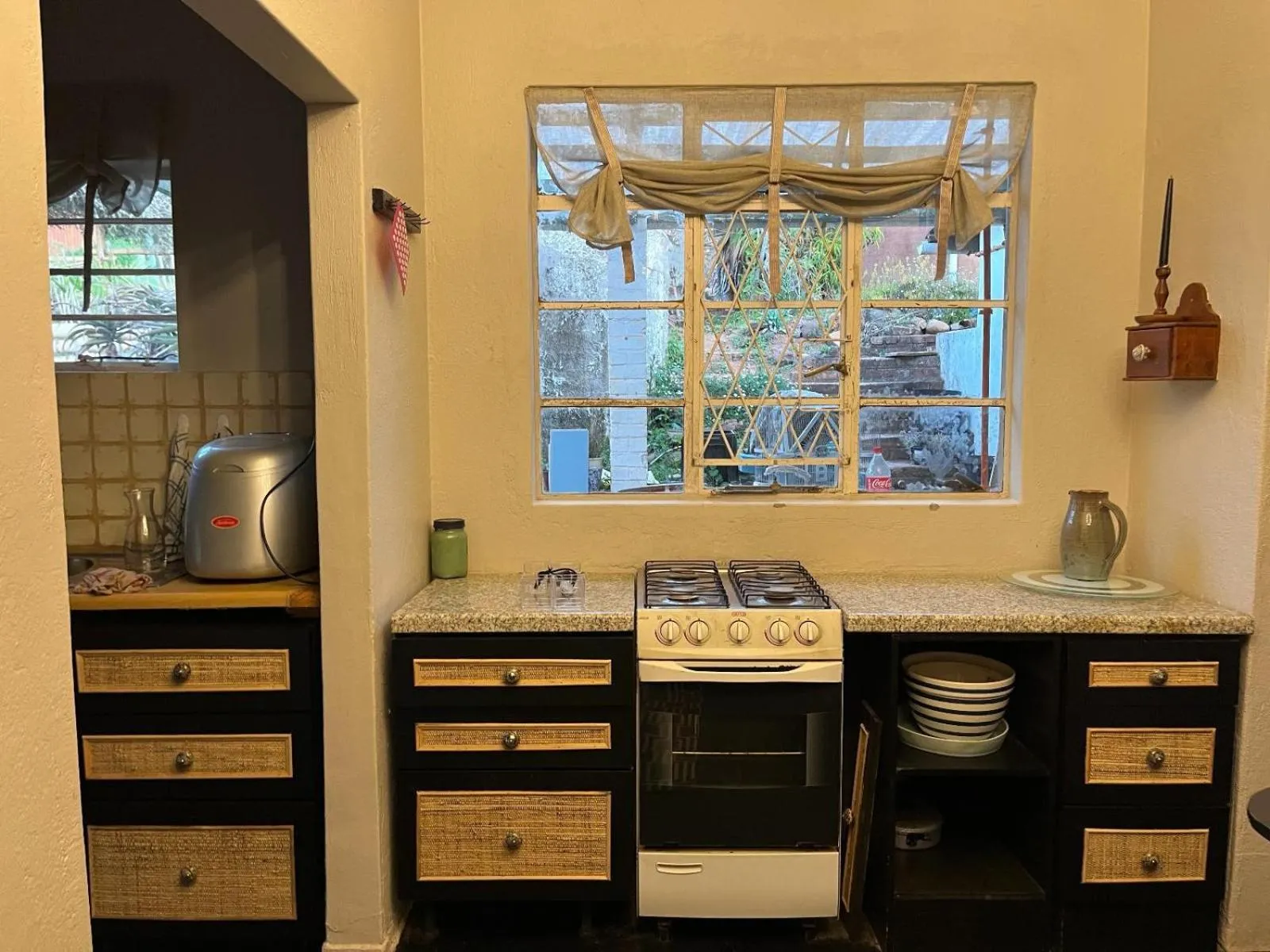 Kitchen or kitchenette in A Bird Cage Stay & Cottage