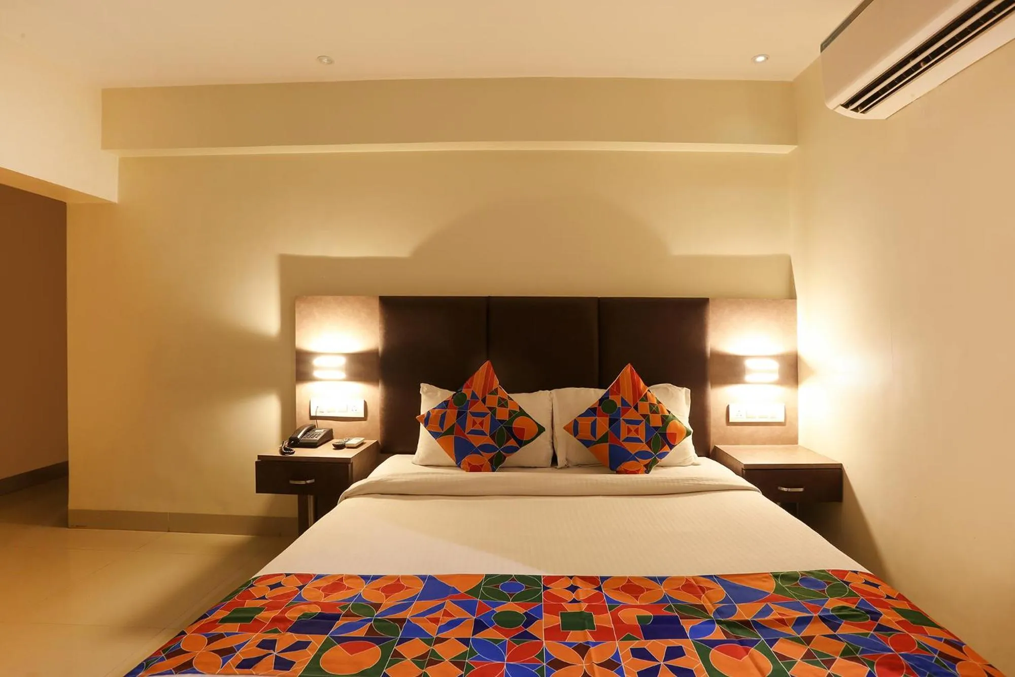 Bed in Via West inn - Nr Mumbai International Airport