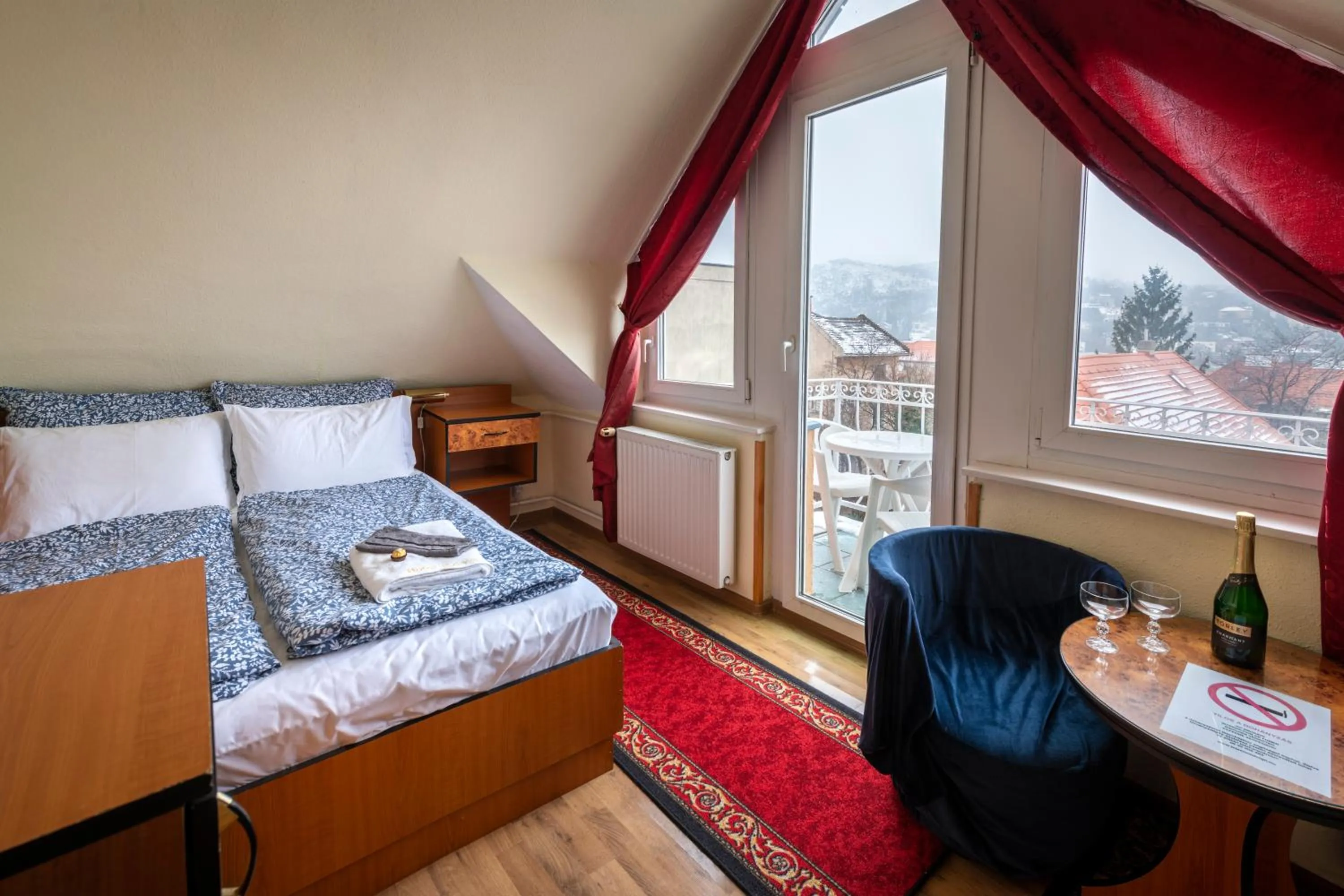 Photo of the whole room in Hotel Kristal Gellért Hill