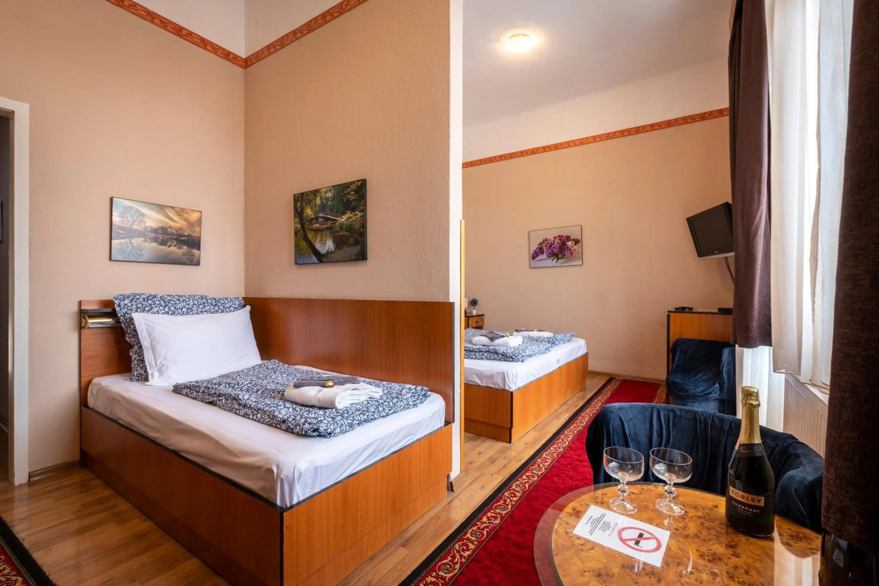 Photo of the whole room in Hotel Kristal Gellért Hill