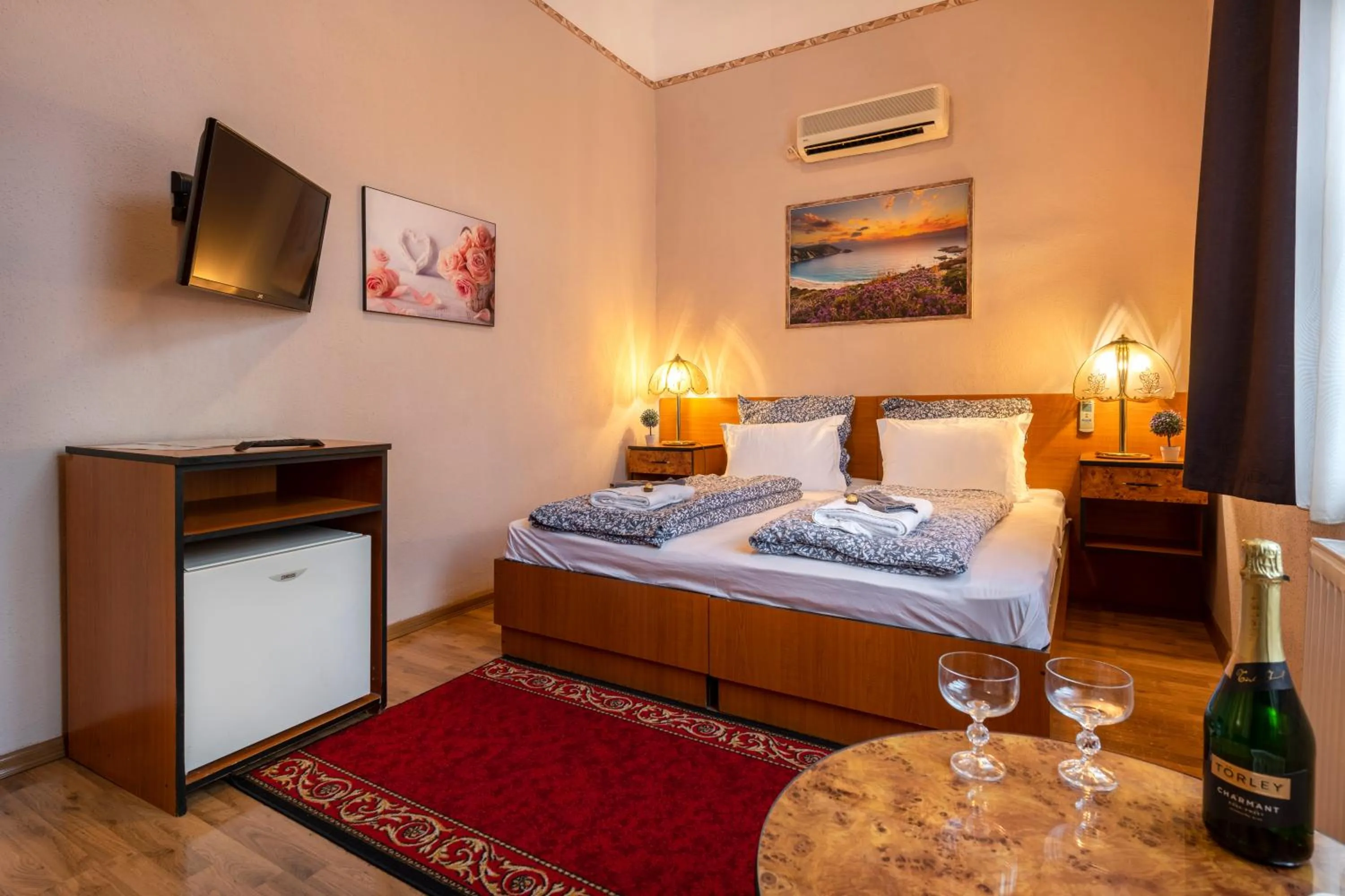 Photo of the whole room in Hotel Kristal Gellért Hill