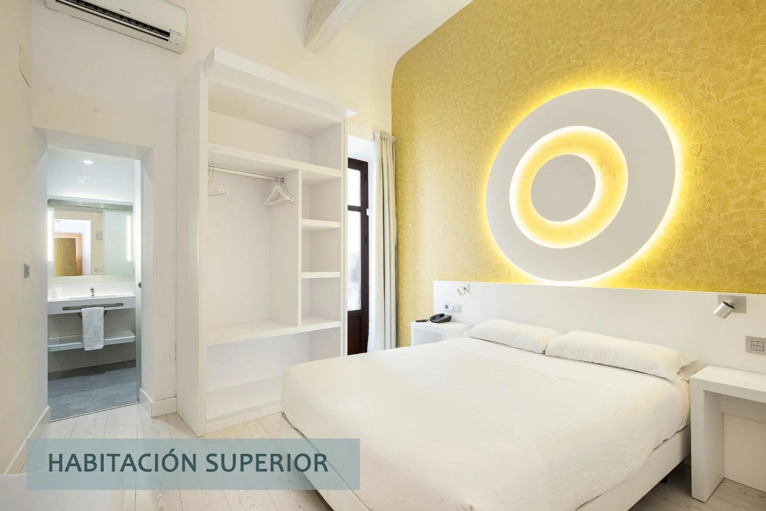 Bed in Atenas Granada