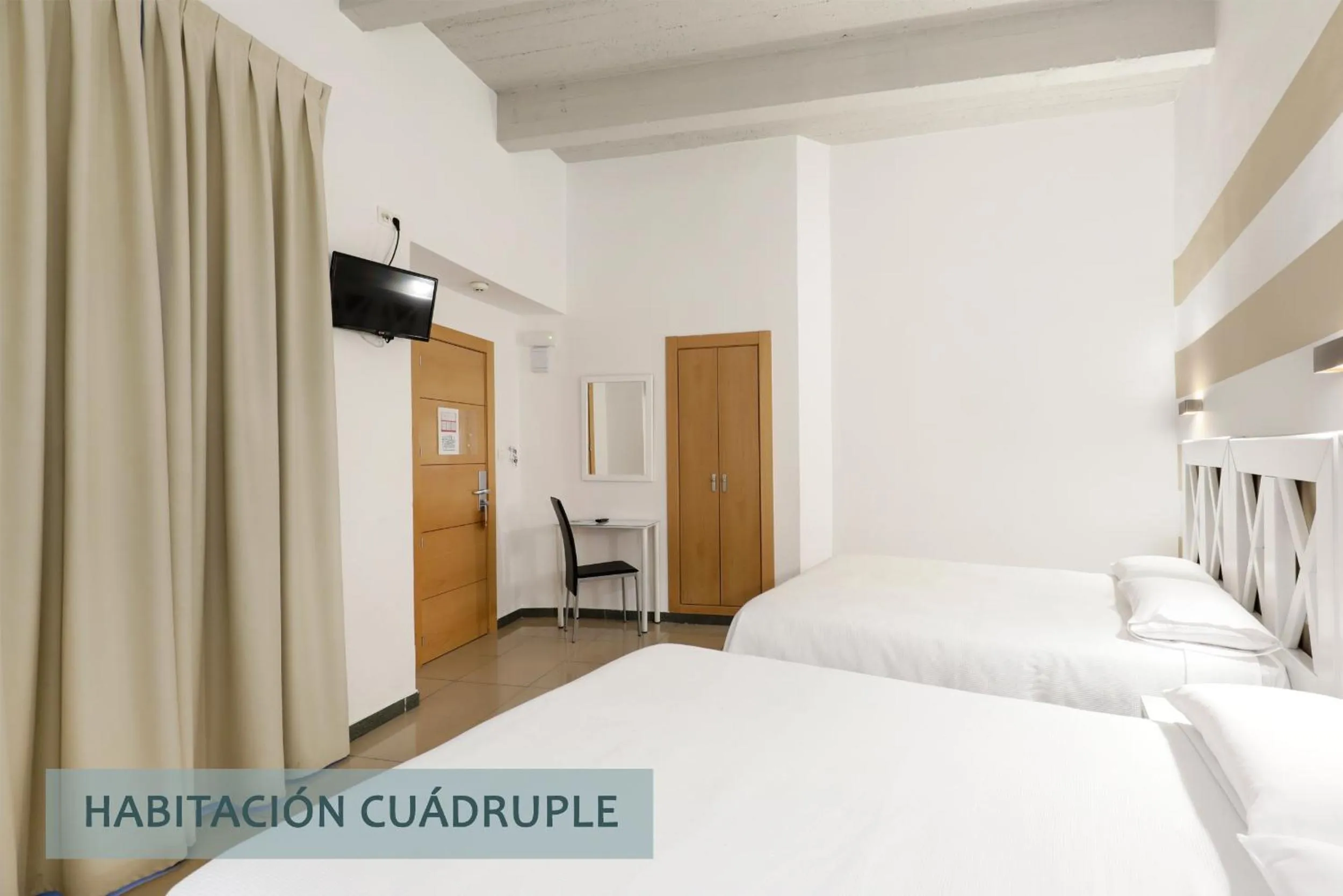 Bed in Atenas Granada