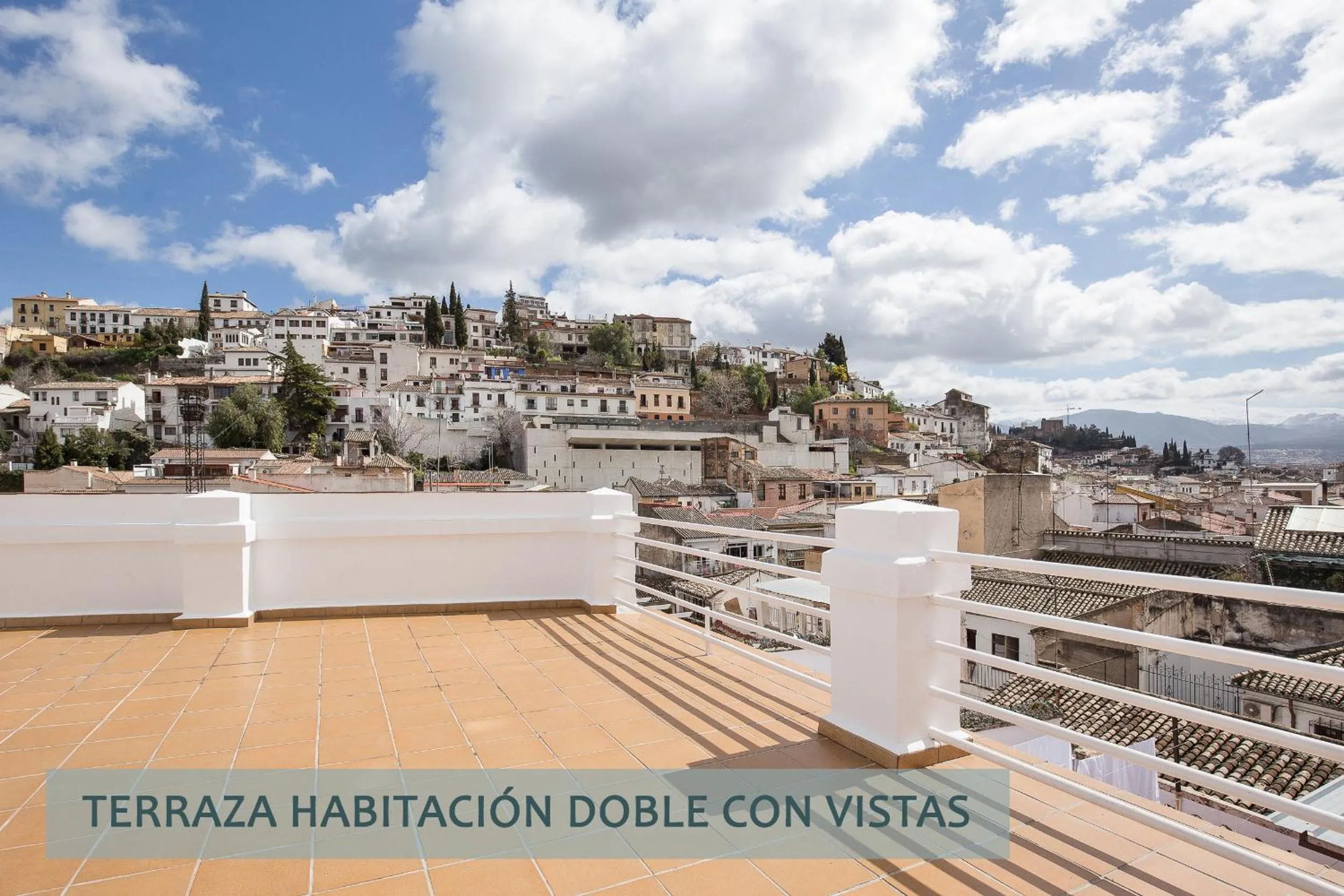 Photo of the whole room in Atenas Granada