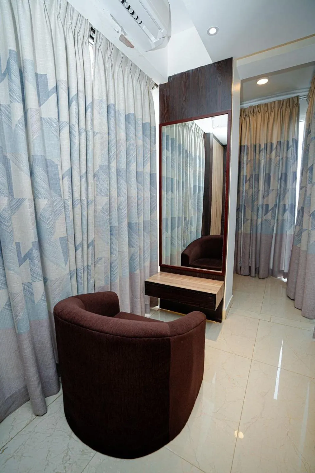 Living room in Royal Raj Hotel