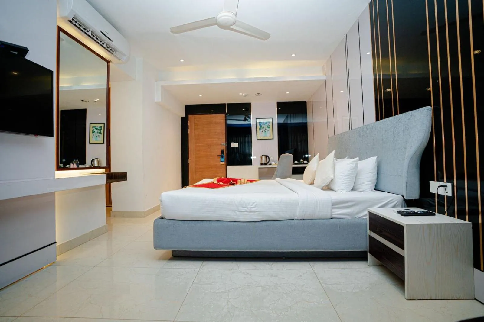 Bed in Royal Raj Hotel