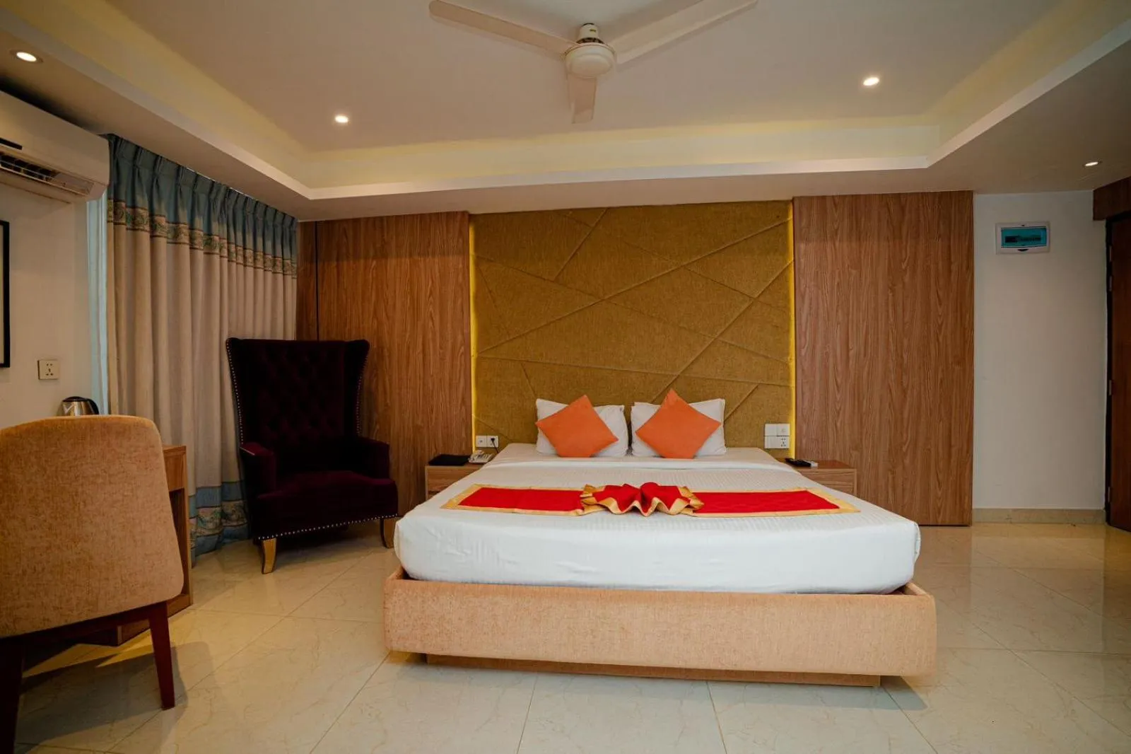 Bed in Royal Raj Hotel