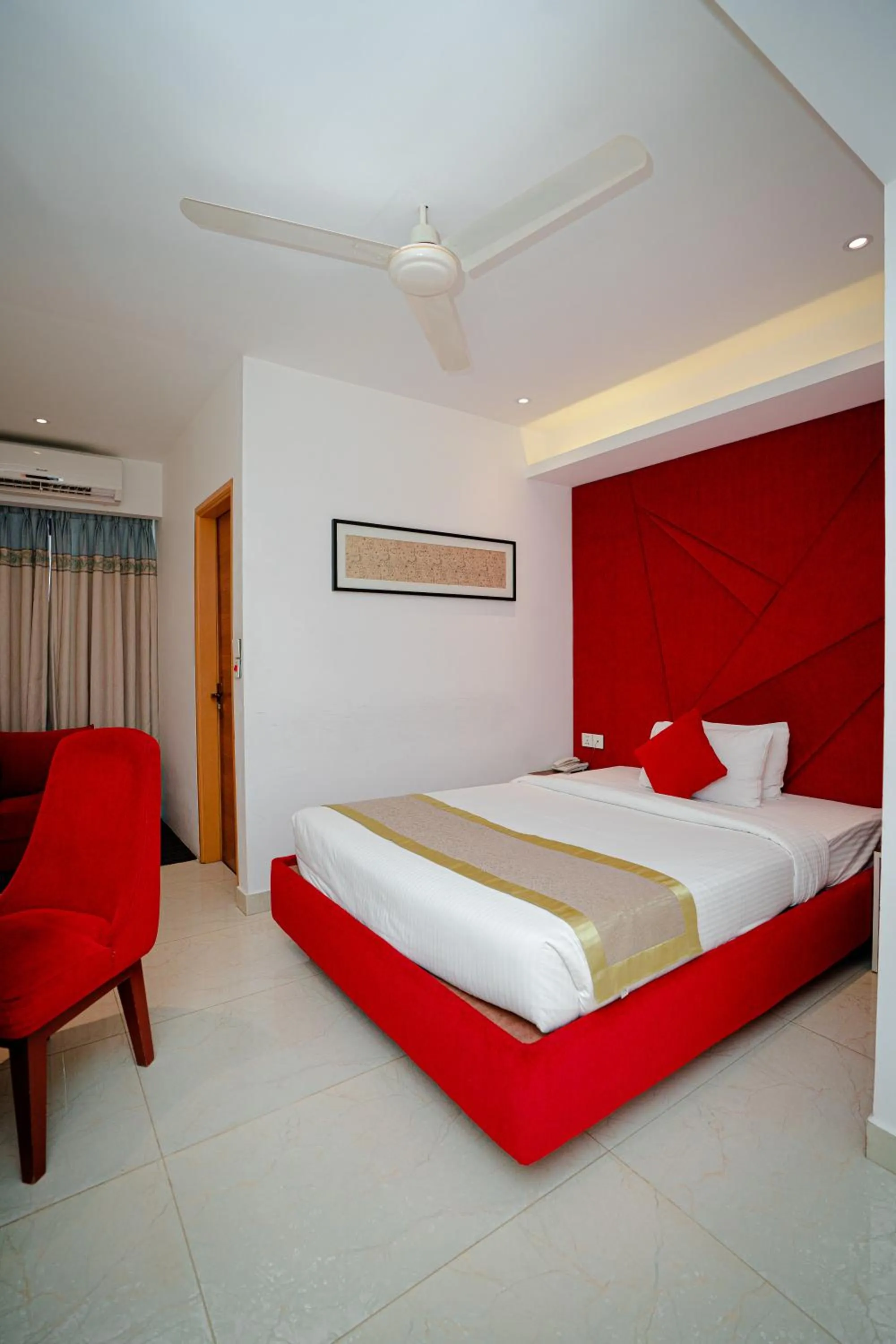 Bed in Royal Raj Hotel