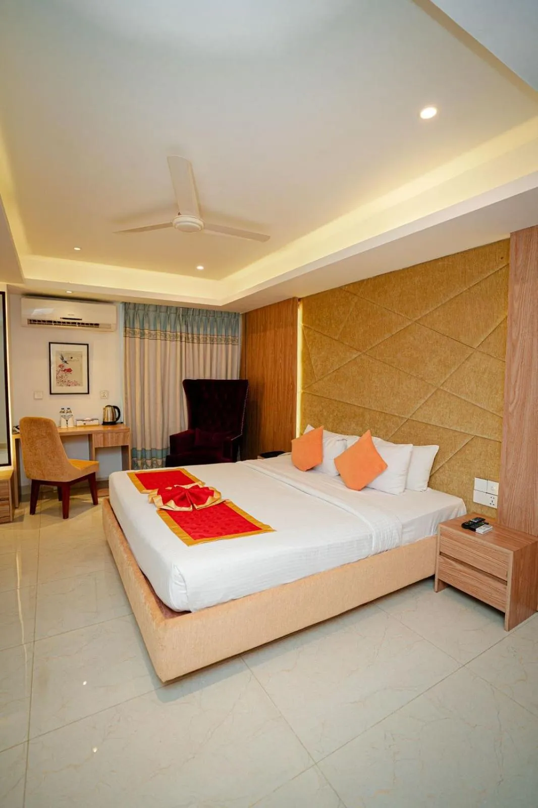 Bed in Royal Raj Hotel