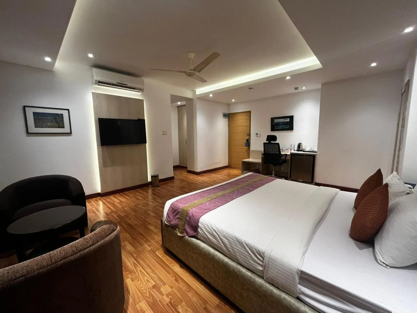 Bed in Royal Raj Hotel