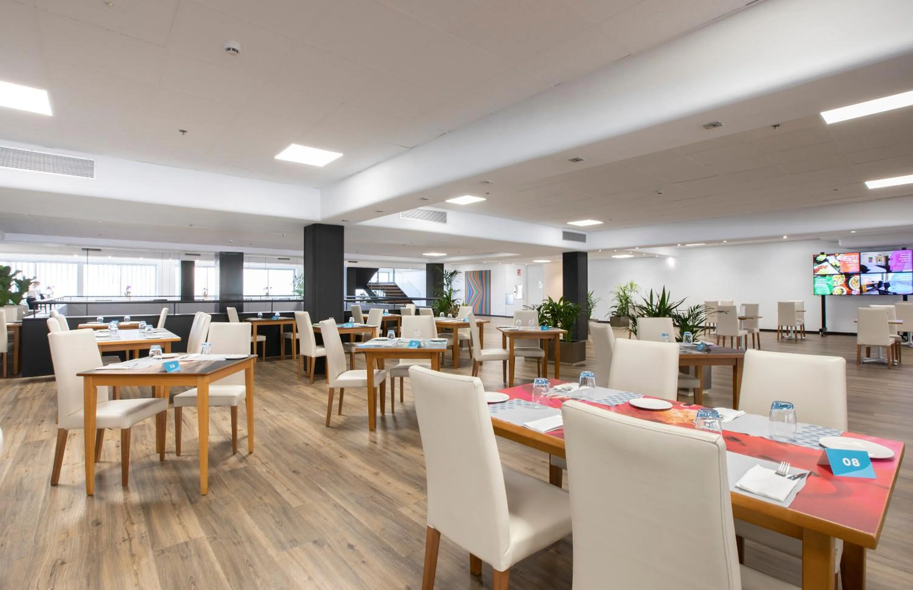 Restaurant/places to eat in Hotel Chamartin The One