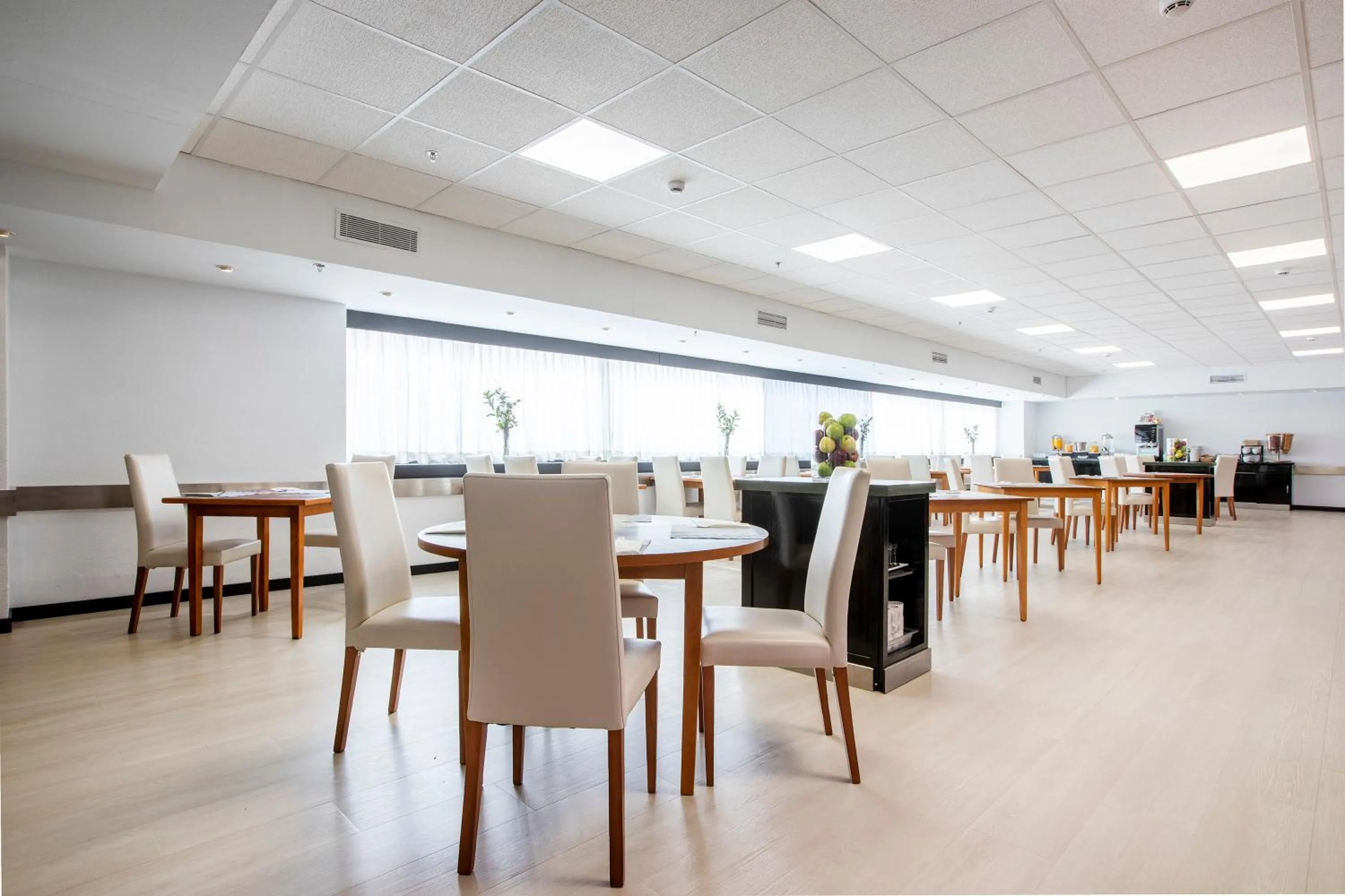 Restaurant/places to eat in Hotel Chamartin The One