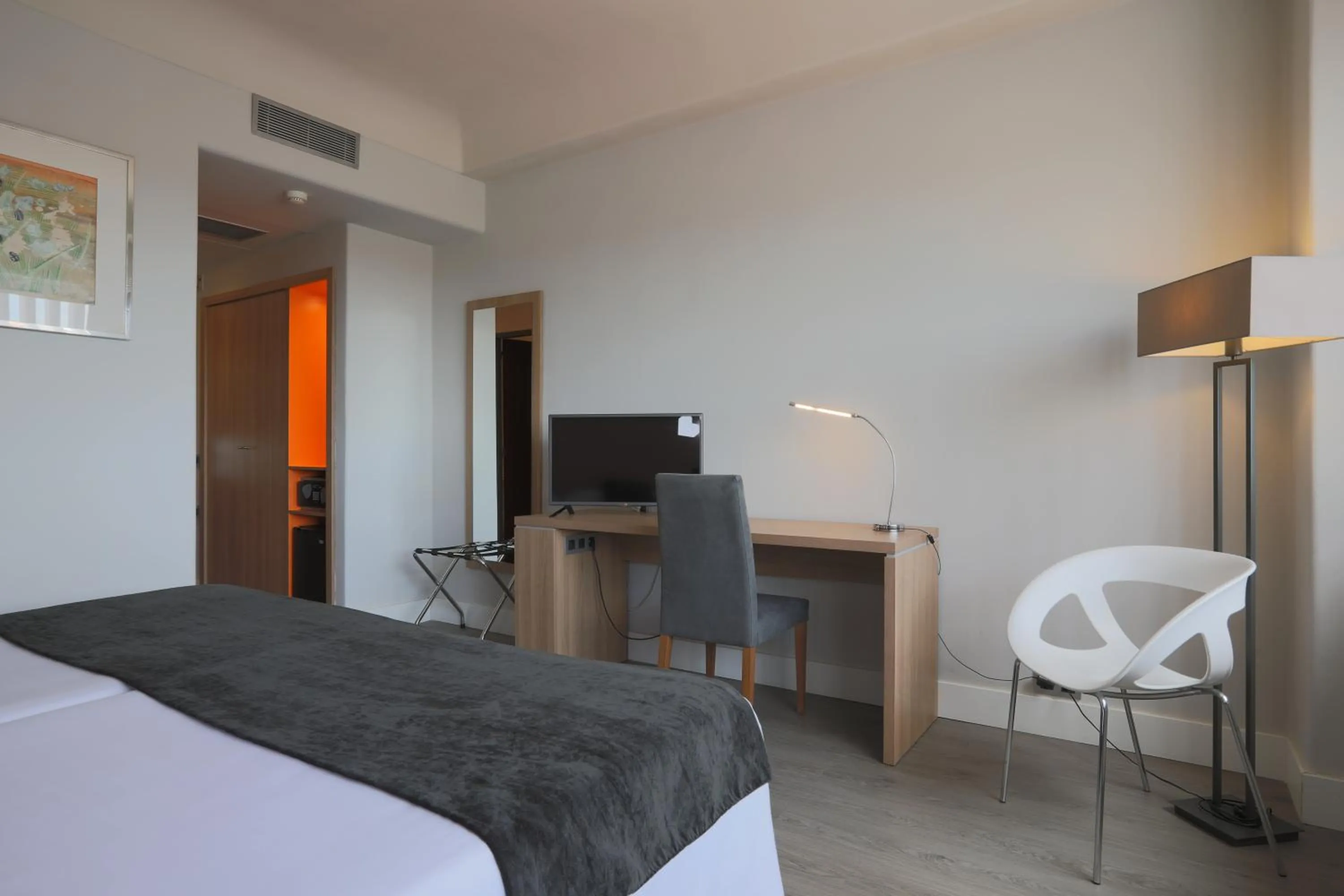 TV and multimedia, Bed in Hotel Chamartin The One