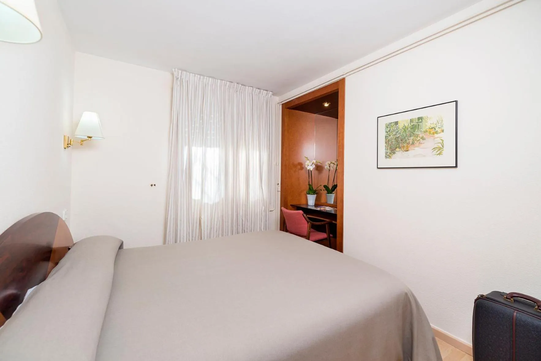 Bedroom, Bed in Apartamentos Guitart