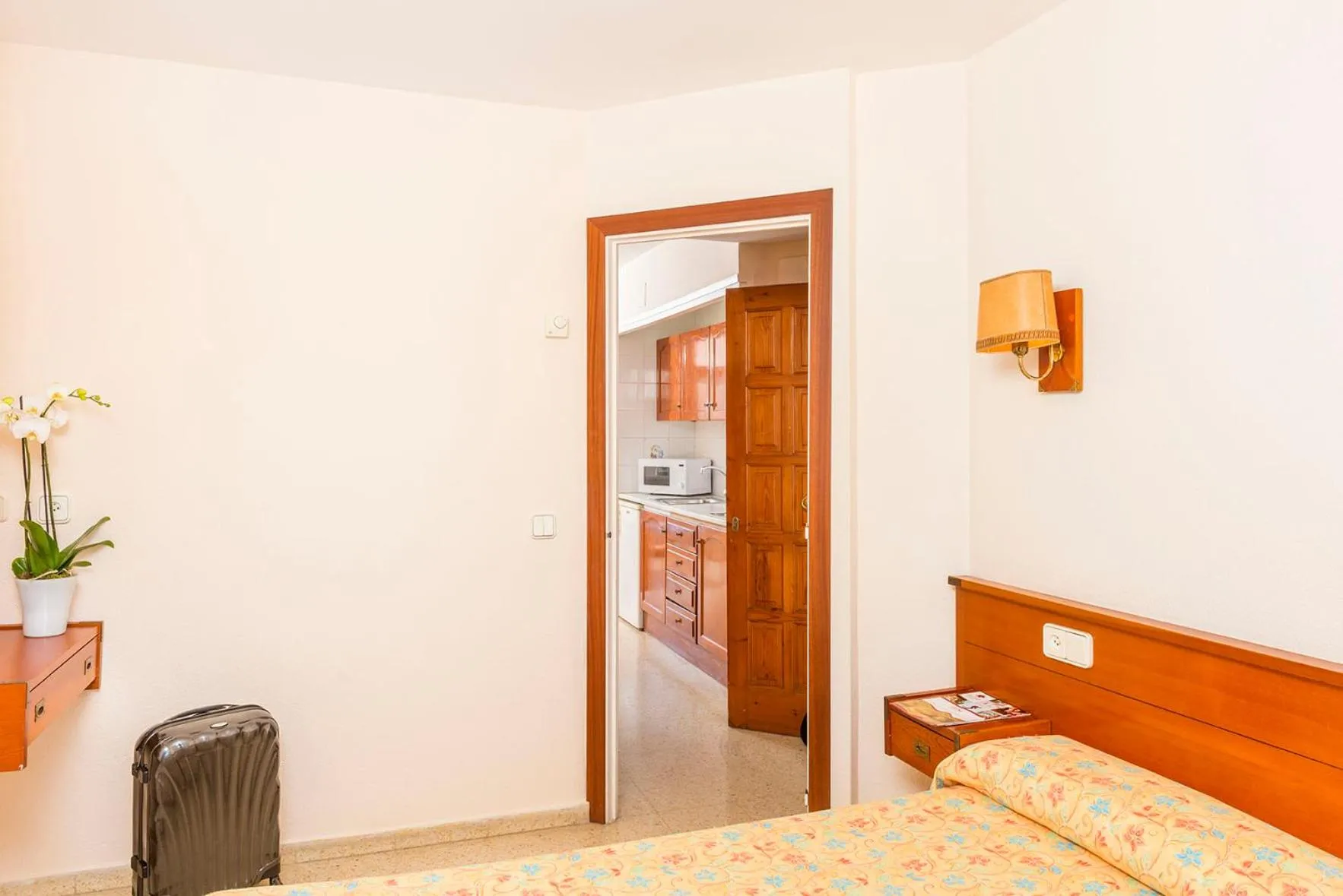 Bedroom, Bed in Apartamentos Guitart