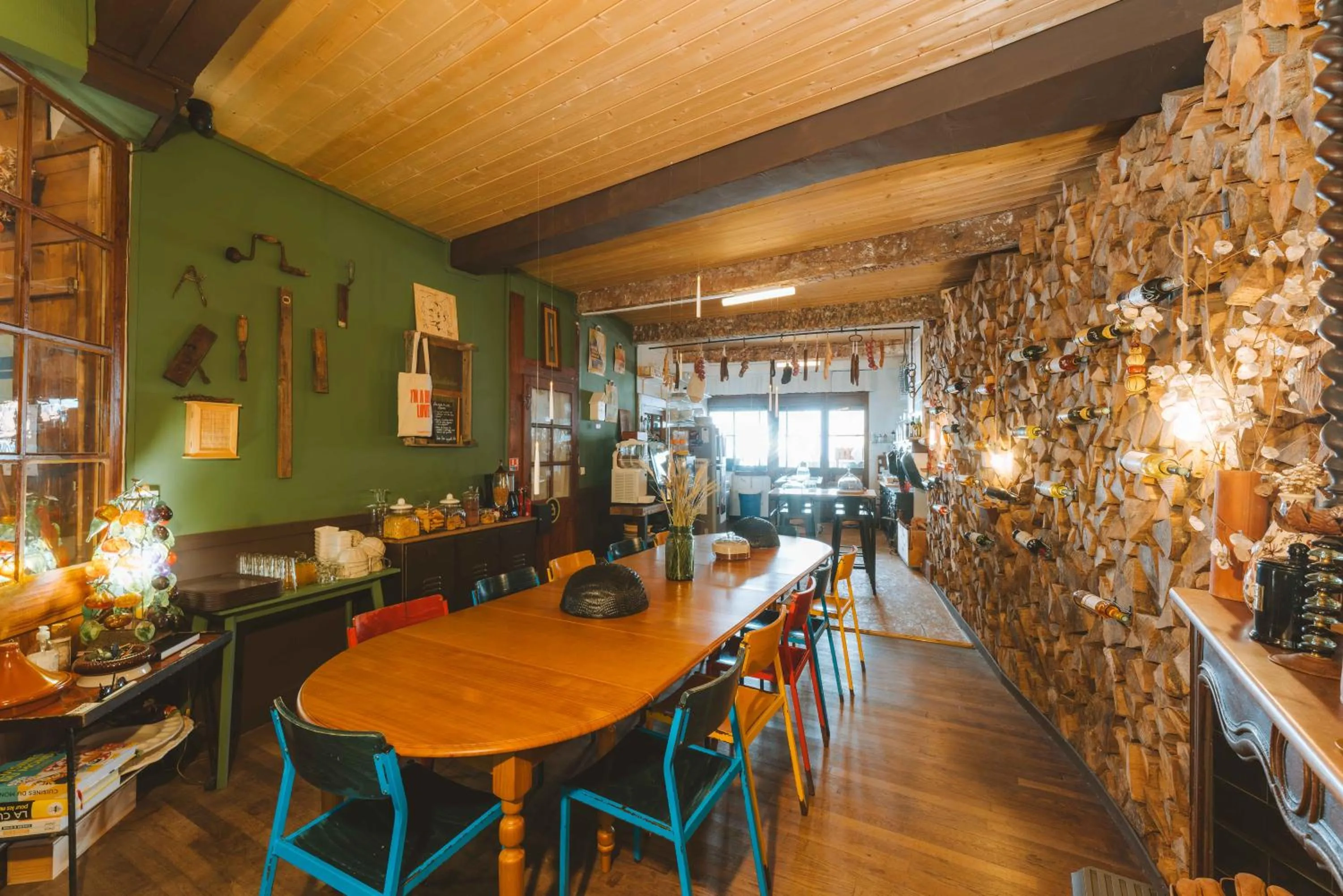 Restaurant/places to eat in Eau Berges