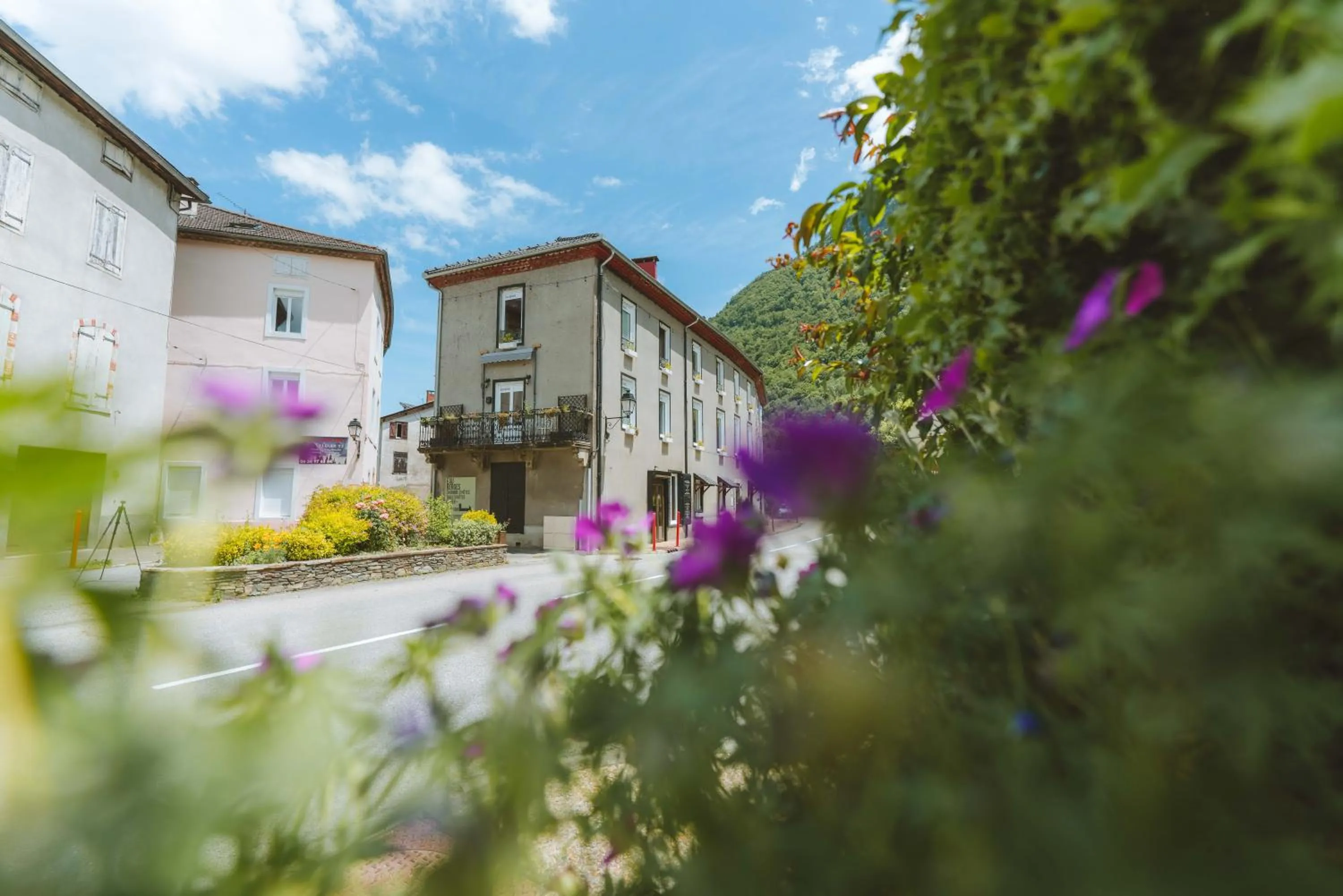 Property building in Eau Berges