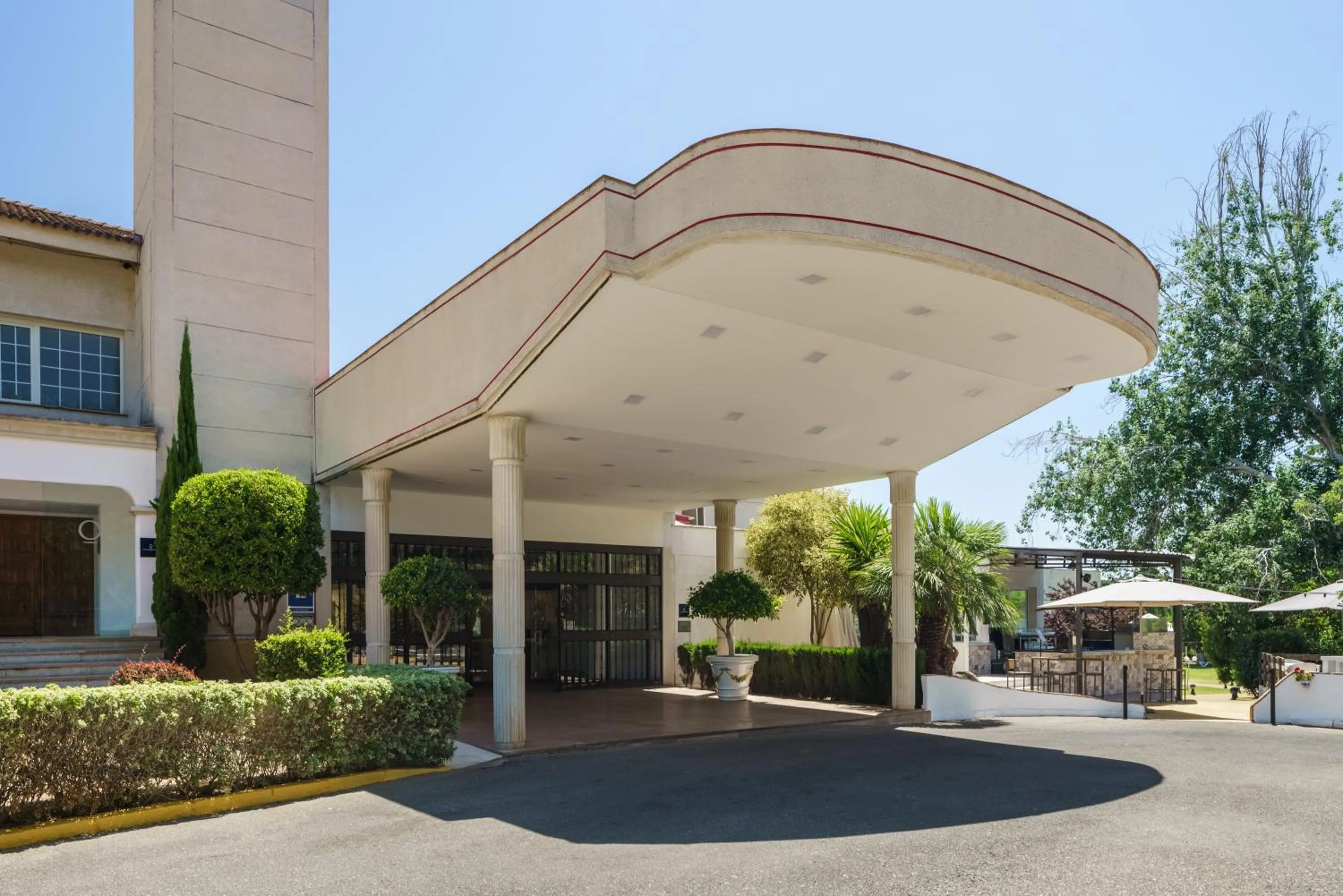 Facade/entrance in Crisol Jardines de Córdoba