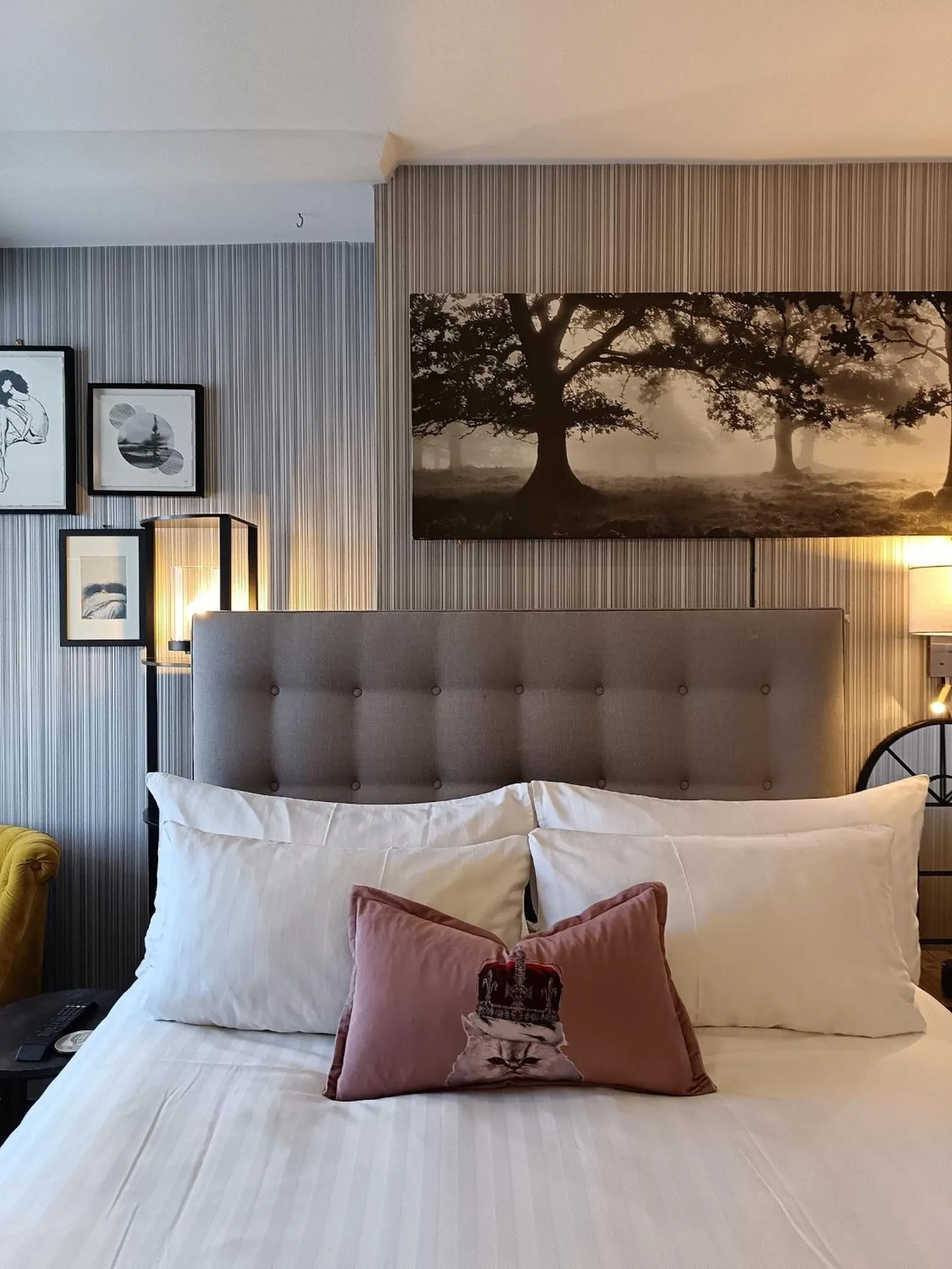 Bed in Regency Rooms