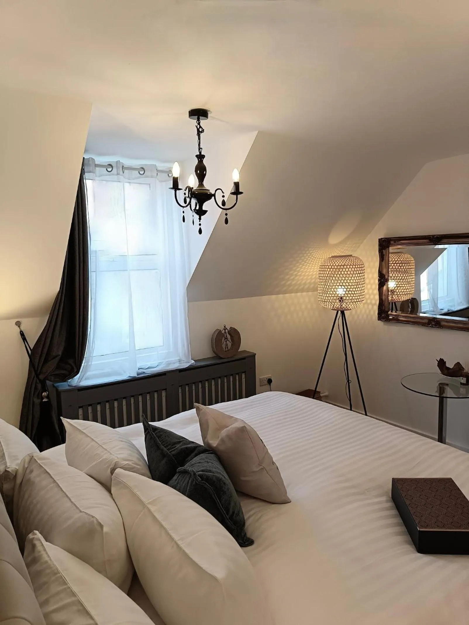 Bed in Regency Rooms