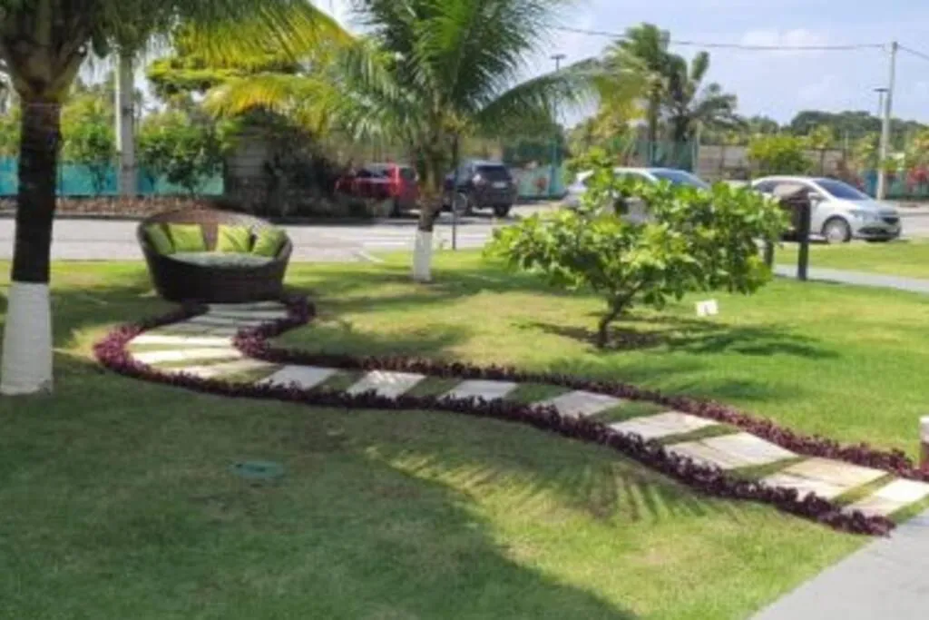 Garden in Palm Village Acqua