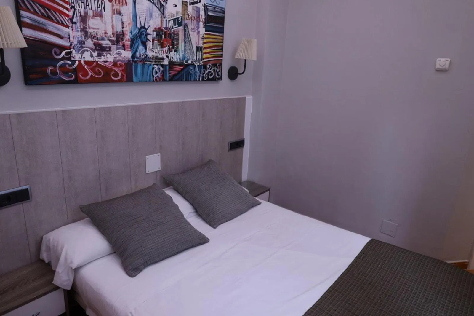 Bed in Hostal Victoria