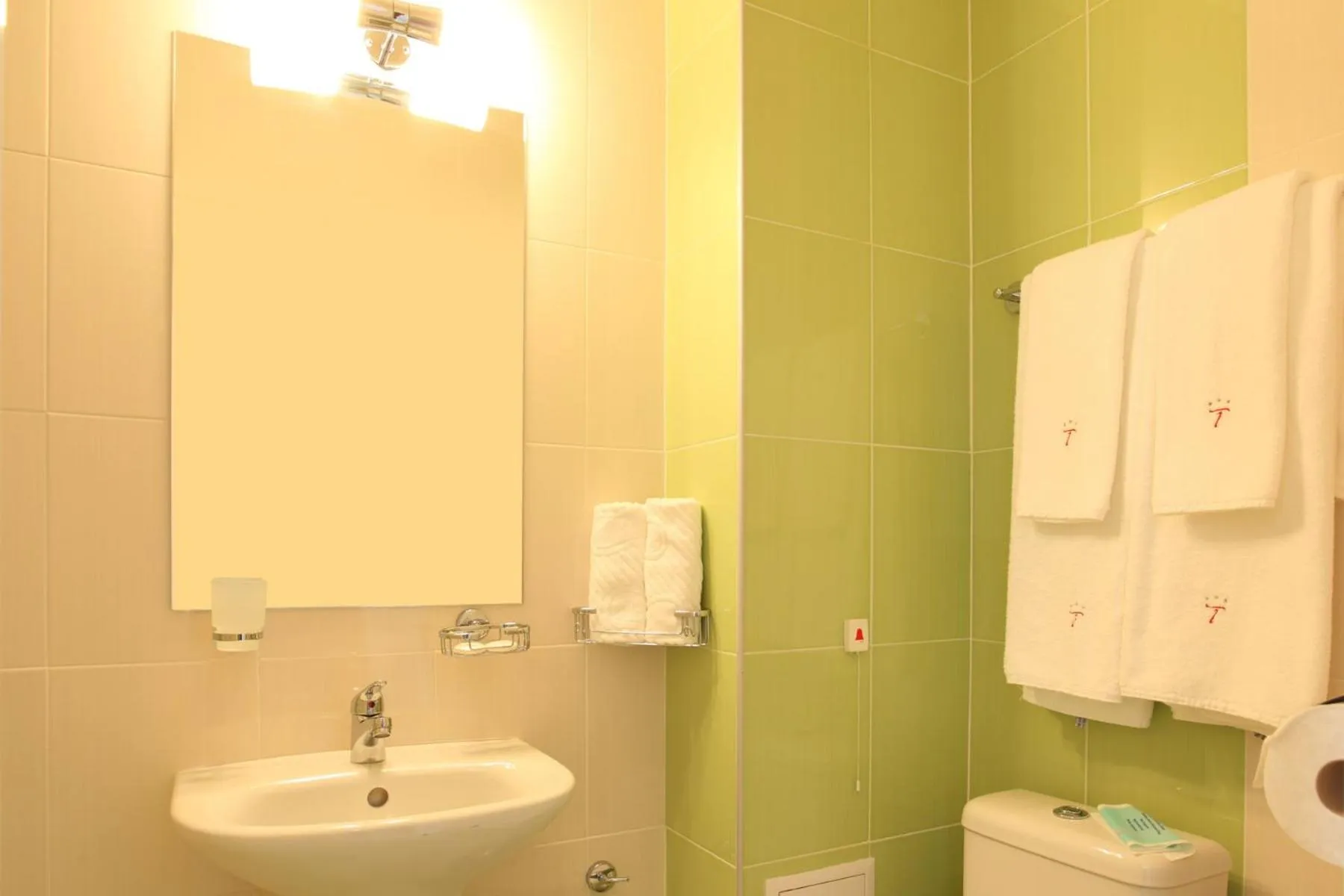 Bathroom in Teodora Palace Hotel